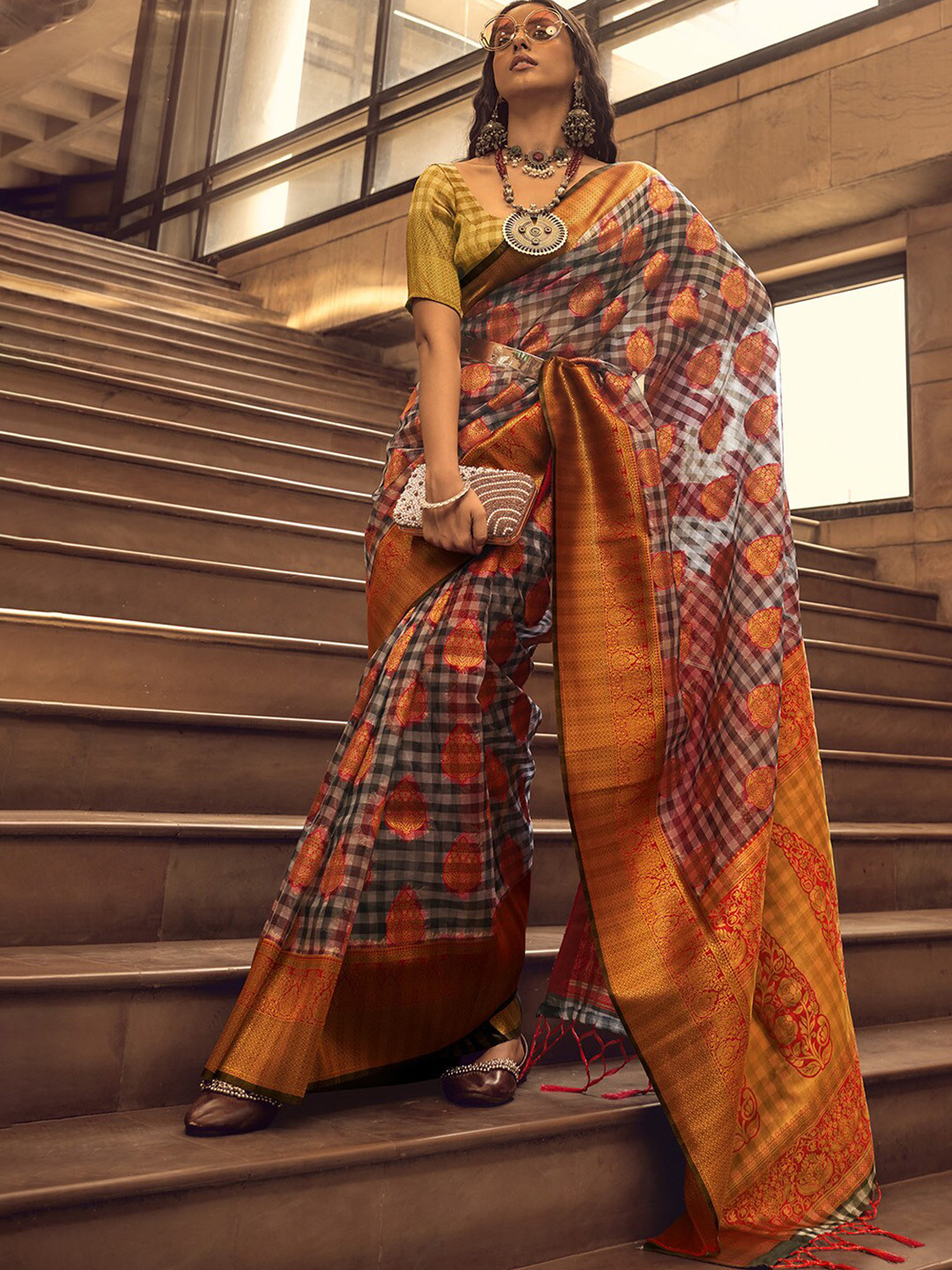 DEVATITHI Woven Design Zari Banarasi Saree, Orange 
DEVATITHI Woven Design Zari Banarasi Saree, Orange