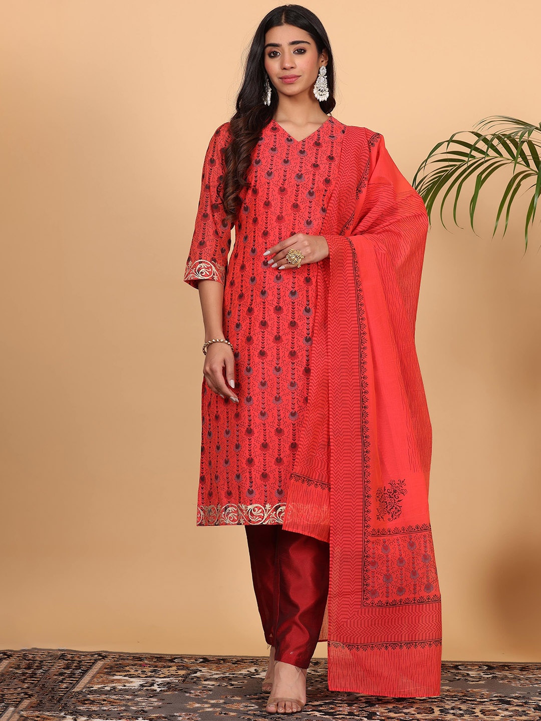 KAANCHIE NANGGIA Ethnic Motifs Embroidered Regular Straight Kurta with Trousers & Dupatta, Red
KAANCHIE NANGGIA Ethnic Motifs Embroidered Regular Straight Kurta with Trousers & Dupatta, Red