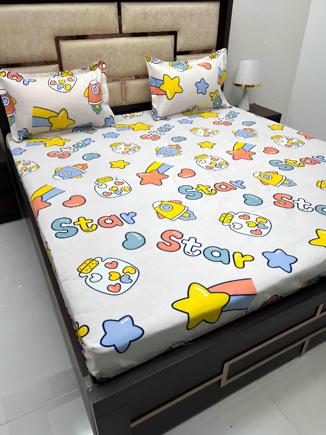 Pure Decor Beige & Red CartoonCharacters Cotton 260 TC Queen Bedsheet with 2 Pillow Covers
Pure Decor Beige & Red CartoonCharacters Cotton 260 TC Queen Bedsheet with 2 Pillow Covers