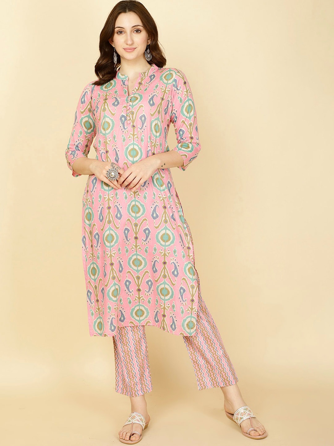Meena Bazaar Floral Printed Mandarin Collar Three-Quarter Sleeves Kurta with Trousers, Pink
Meena Bazaar Floral Printed Mandarin Collar Three-Quarter Sleeves Kurta with Trousers, Pink