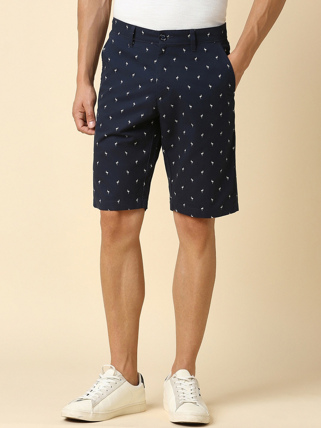 Allen Solly Men Slim Fit Mid-Rise Conversational Printed Pure Cotton Shorts, Navy blue
Allen Solly Men Slim Fit Mid-Rise Conversational Printed Pure Cotton Shorts, Navy blue