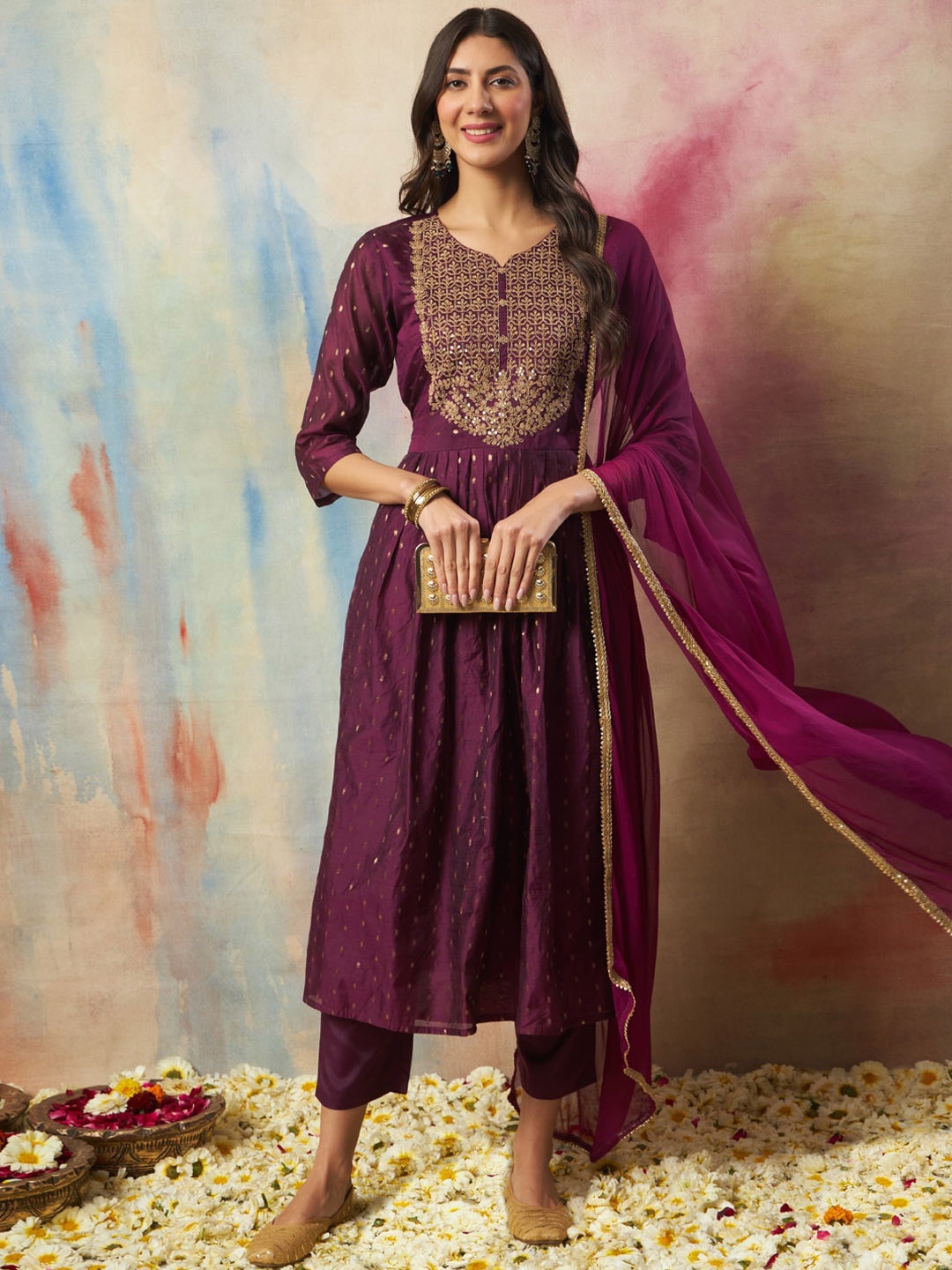 VredeVogel Floral Embroidered Regular Sequinned Kurta With Trousers & Dupatta, Purple
VredeVogel Floral Embroidered Regular Sequinned Kurta With Trousers & Dupatta, Purple