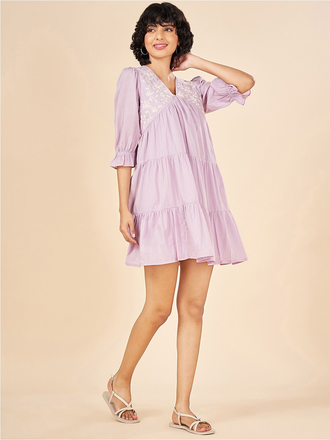 AKKRITI BY PANTALOONS Floral Embroidered V-Neck Three-Quarter Bell Sleeve A-Line Dress, Purple
AKKRITI BY PANTALOONS Floral Embroidered V-Neck Three-Quarter Bell Sleeve A-Line Dress, Purple