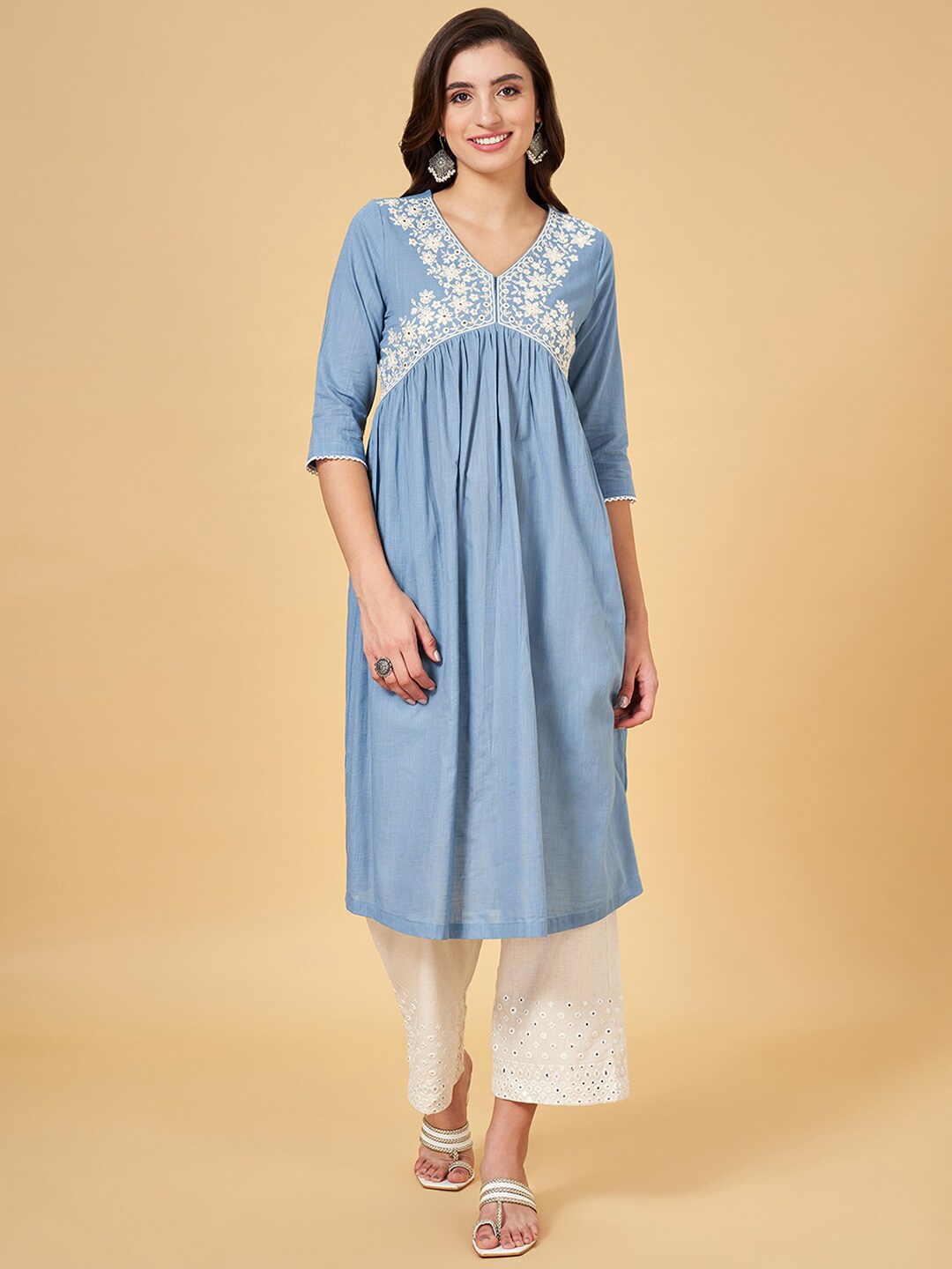 RANGMANCH BY PANTALOONS Floral Yoke Design Pure Cotton A-Line Kurta, Blue
RANGMANCH BY PANTALOONS Floral Yoke Design Pure Cotton A-Line Kurta, Blue