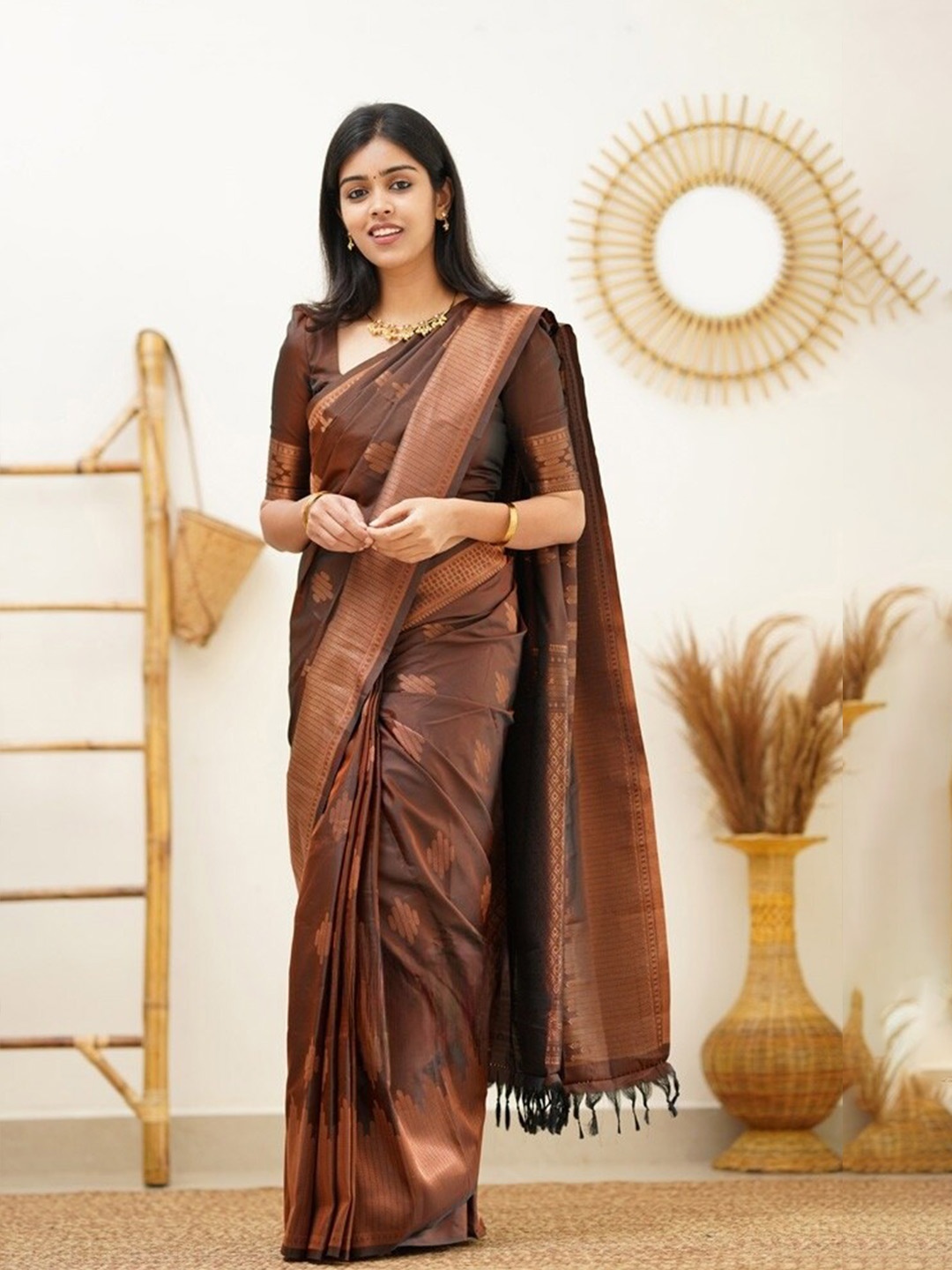 Glorisa Ethnic Motifs Woven Design Zari Pure Silk Kanjeevaram Saree, Brown