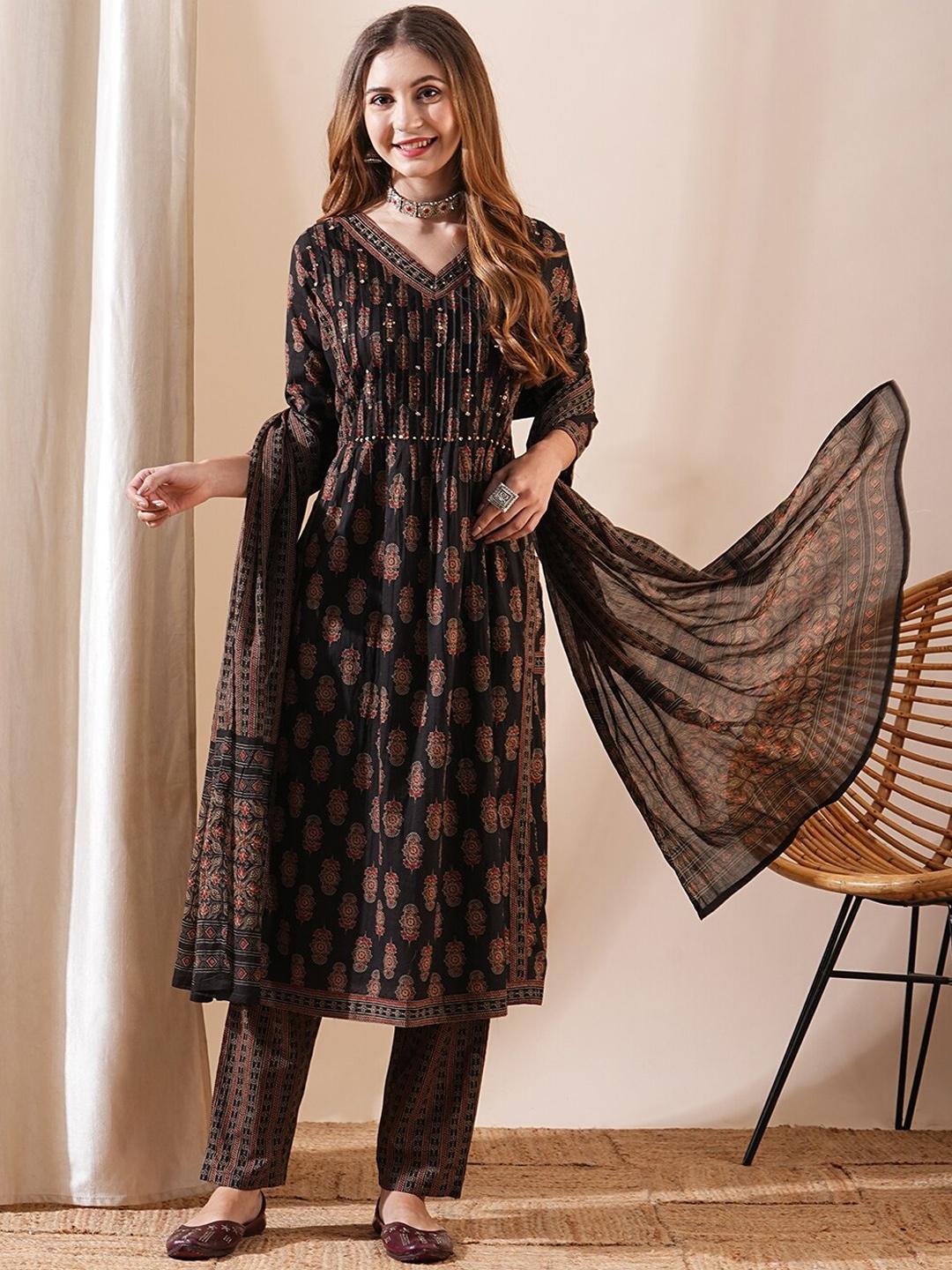FASHOR Ethnic Motifs Printed Beads & Stones Pure Cotton Kurta With Trousers & Dupatta, Coffee brown
FASHOR Ethnic Motifs Printed Beads & Stones Pure Cotton Kurta With Trousers & Dupatta, Coffee brown