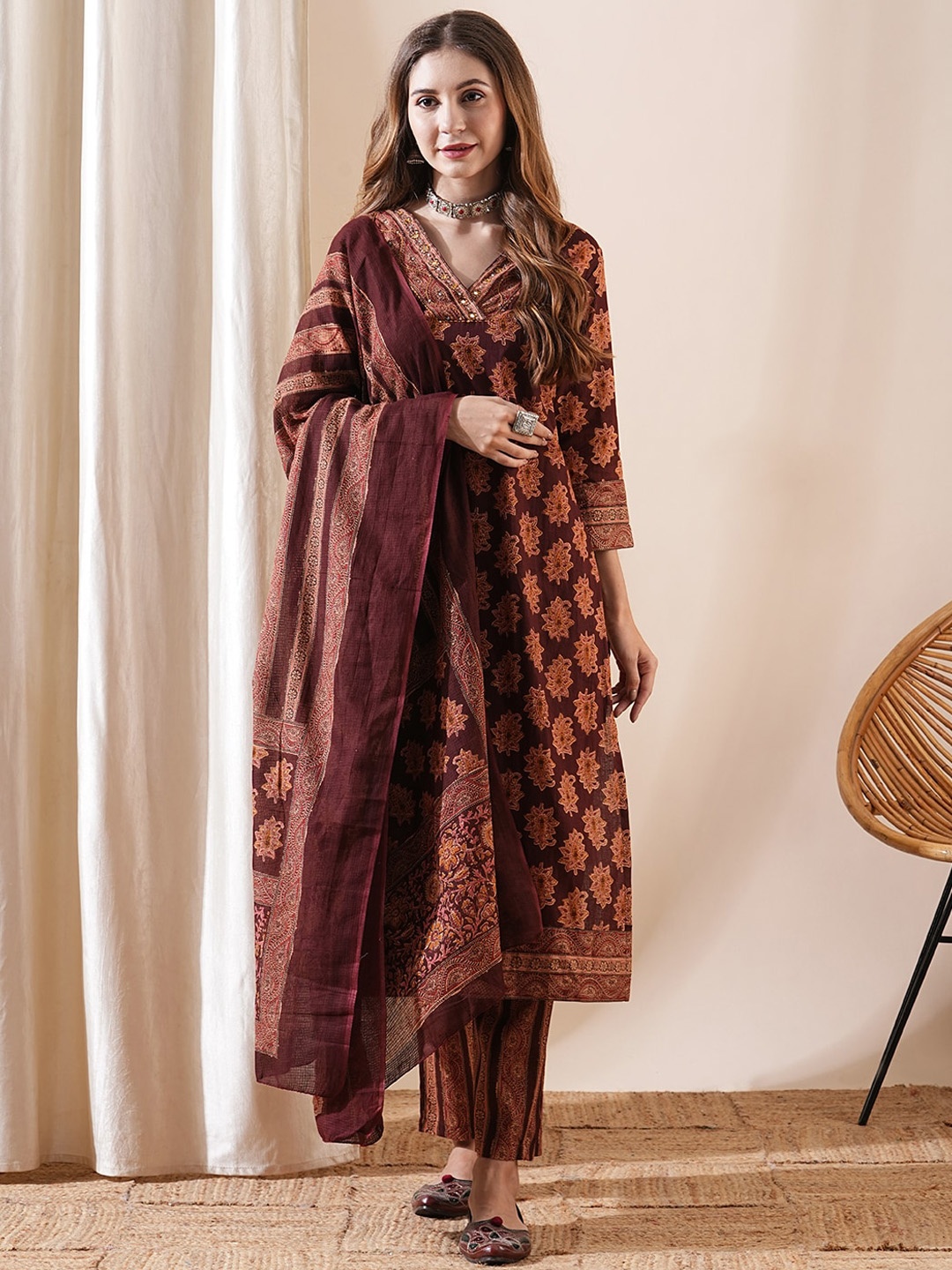 FASHOR Floral Printed Sequinned Pure Cotton V-Neck Straight Kurta With Trouser &Dupatta, Brown
FASHOR Floral Printed Sequinned Pure Cotton V-Neck Straight Kurta With Trouser &Dupatta, Brown