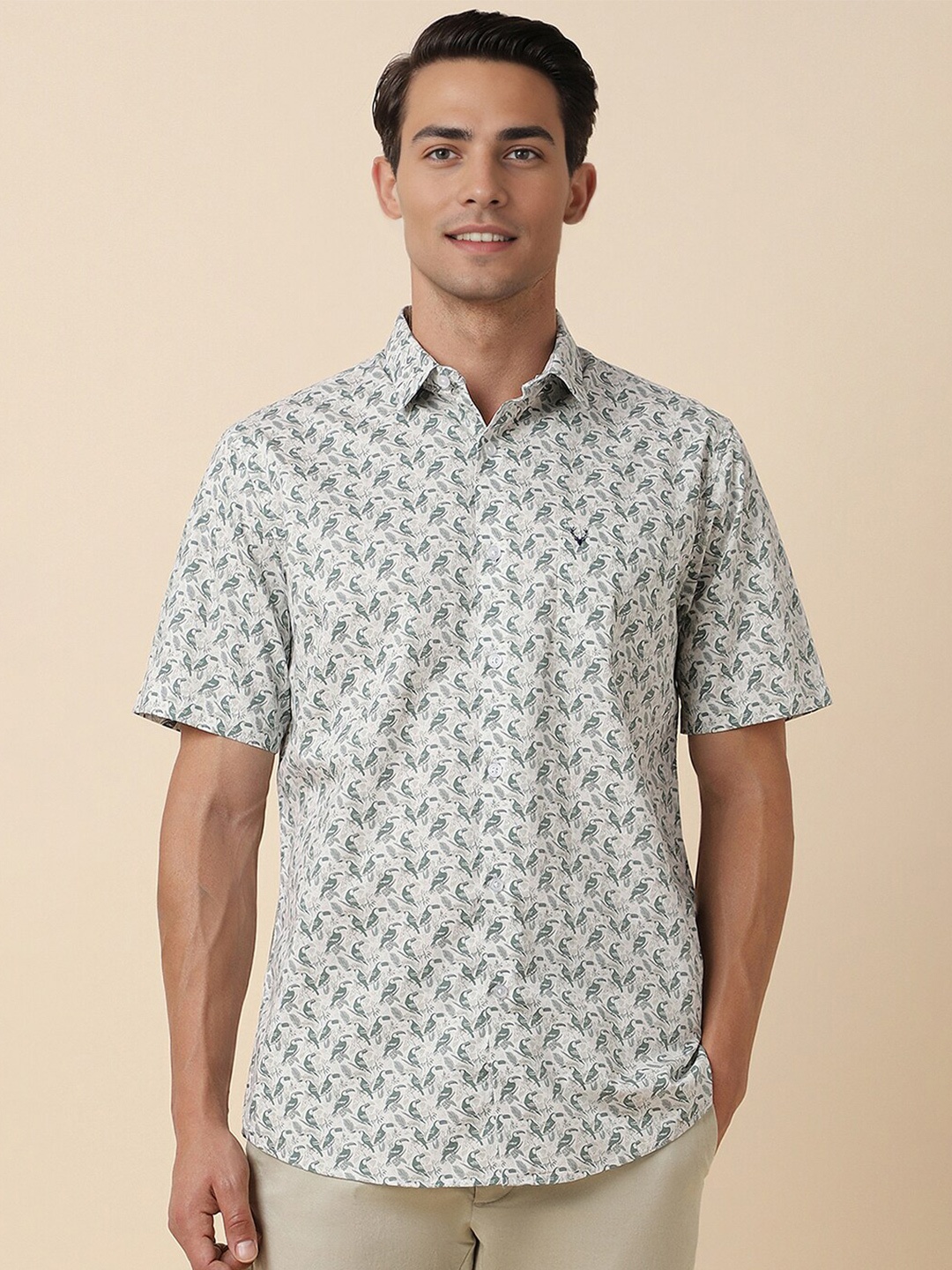 Allen Solly Slim Fit Floral Printed Spread Collar Short Sleeves Cotton Casual Shirt, Grey
Allen Solly Slim Fit Floral Printed Spread Collar Short Sleeves Cotton Casual Shirt, Grey