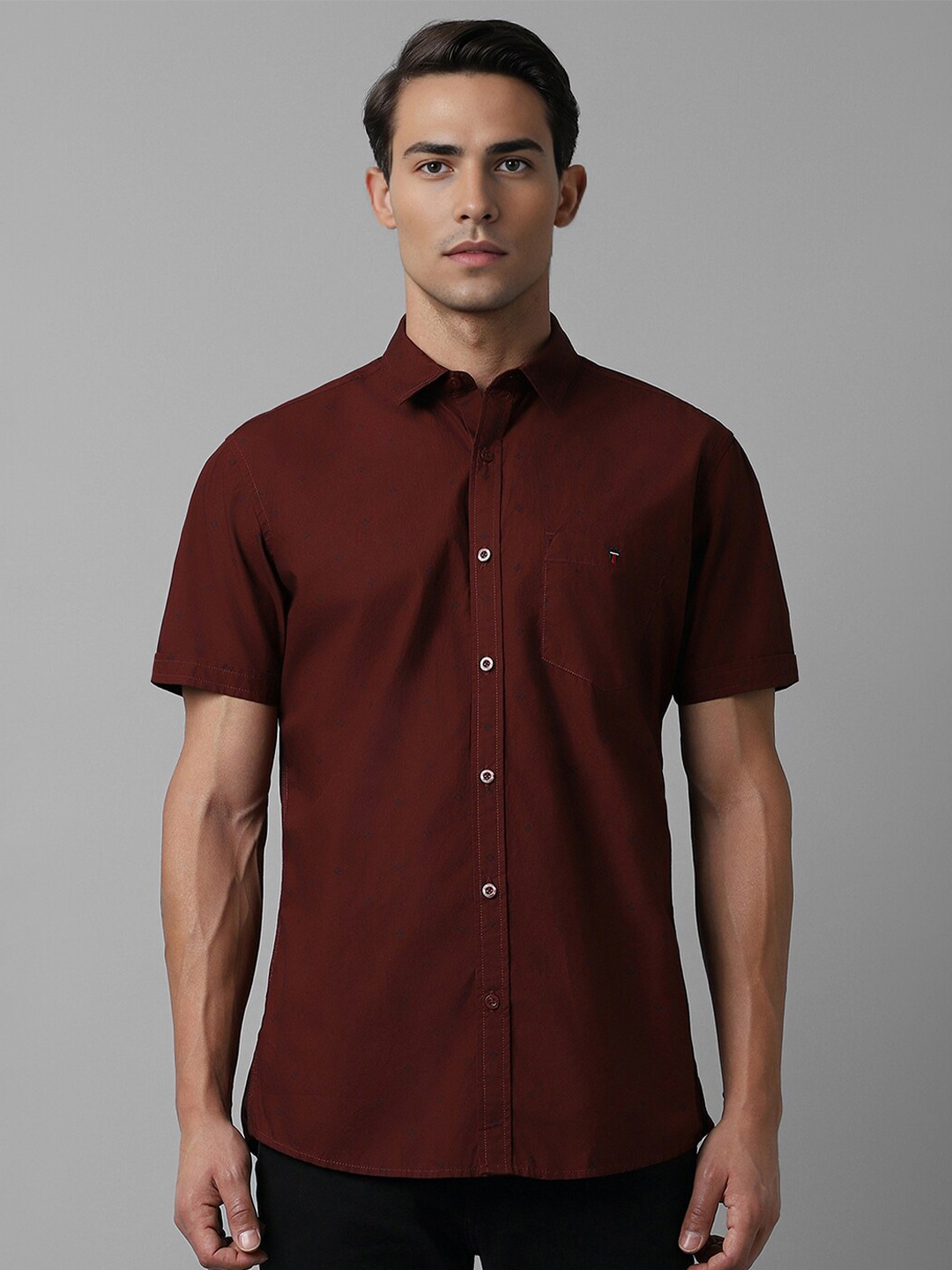 Louis Philippe Jeans Slim Fit Spread Collar Short Sleeves Cotton Casual Shirt, Maroon
Louis Philippe Jeans Slim Fit Spread Collar Short Sleeves Cotton Casual Shirt, Maroon