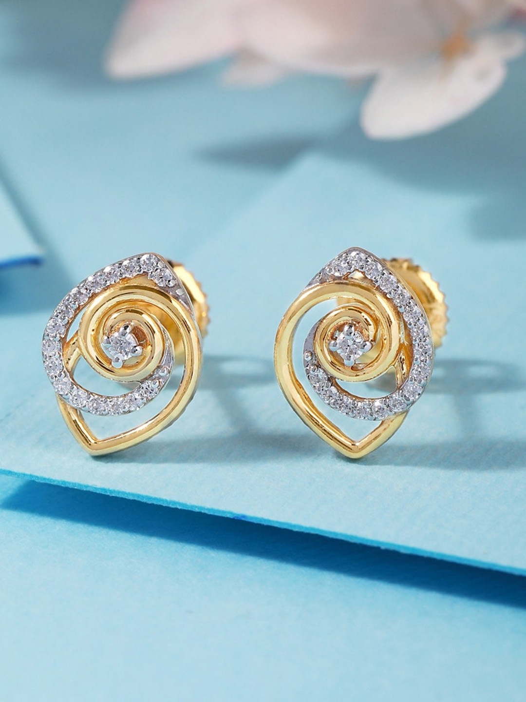 CANDERE A KALYAN JEWELLERS COMPANY 18KT (750) Gold Cubic Zirconia Studded Earrings-2.16 gm
CANDERE A KALYAN JEWELLERS COMPANY 18KT (750) Gold Cubic Zirconia Studded Earrings-2.16 gm