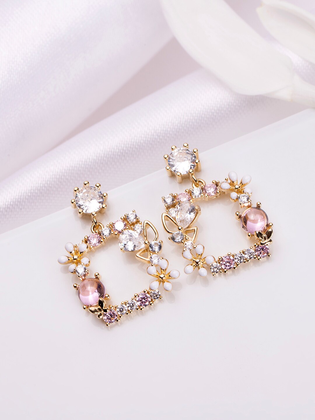 Zavya Gold Plated 925 Pure Sterling Silver Contemporary Cubic Zirconia Drop Earrings
Zavya Gold Plated 925 Pure Sterling Silver Contemporary Cubic Zirconia Drop Earrings