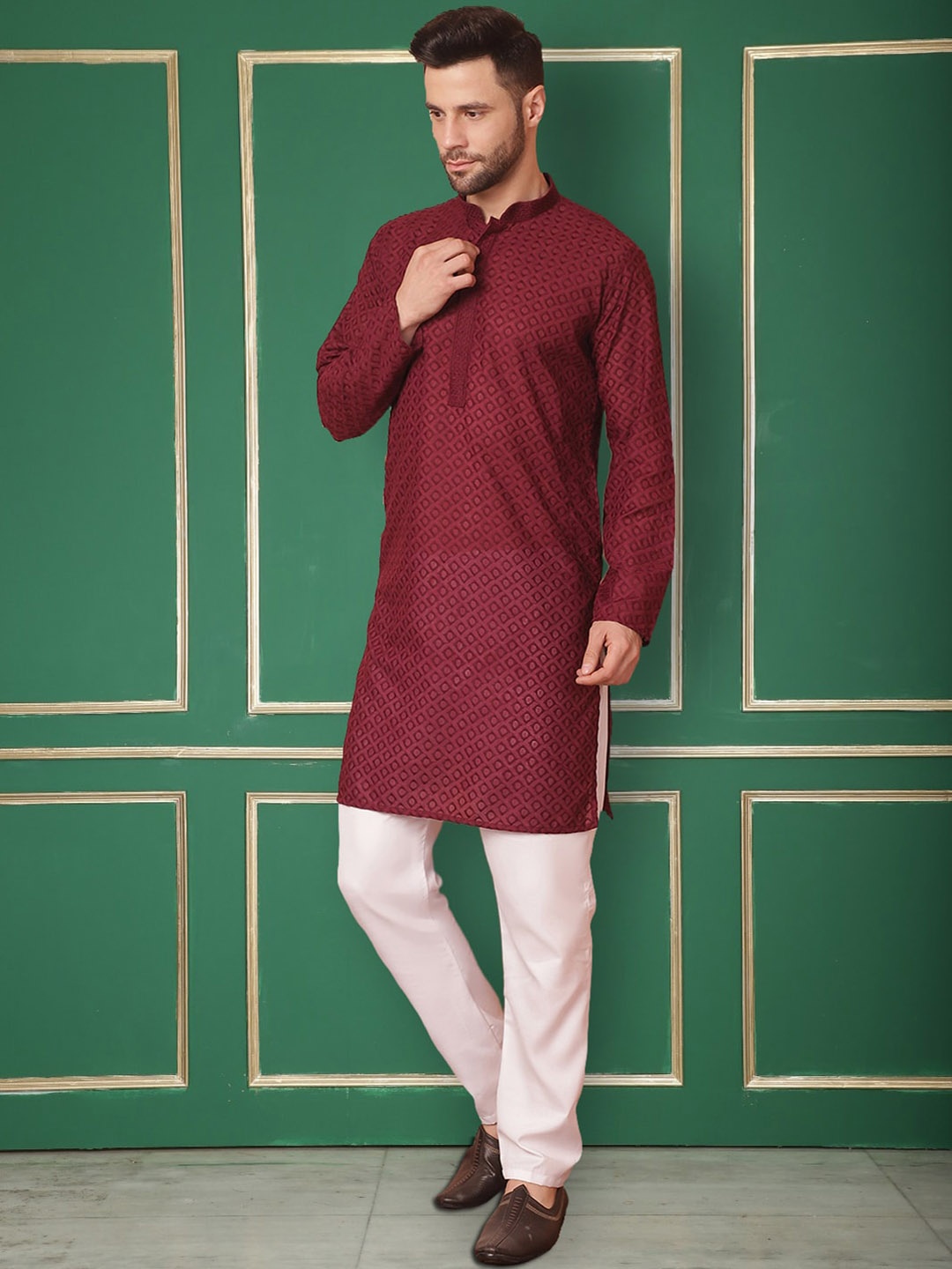 Jompers Geometric Embroidered Chikankari Pure Cotton Straight Kurta With Pyjama, Purple
Jompers Geometric Embroidered Chikankari Pure Cotton Straight Kurta With Pyjama, Purple