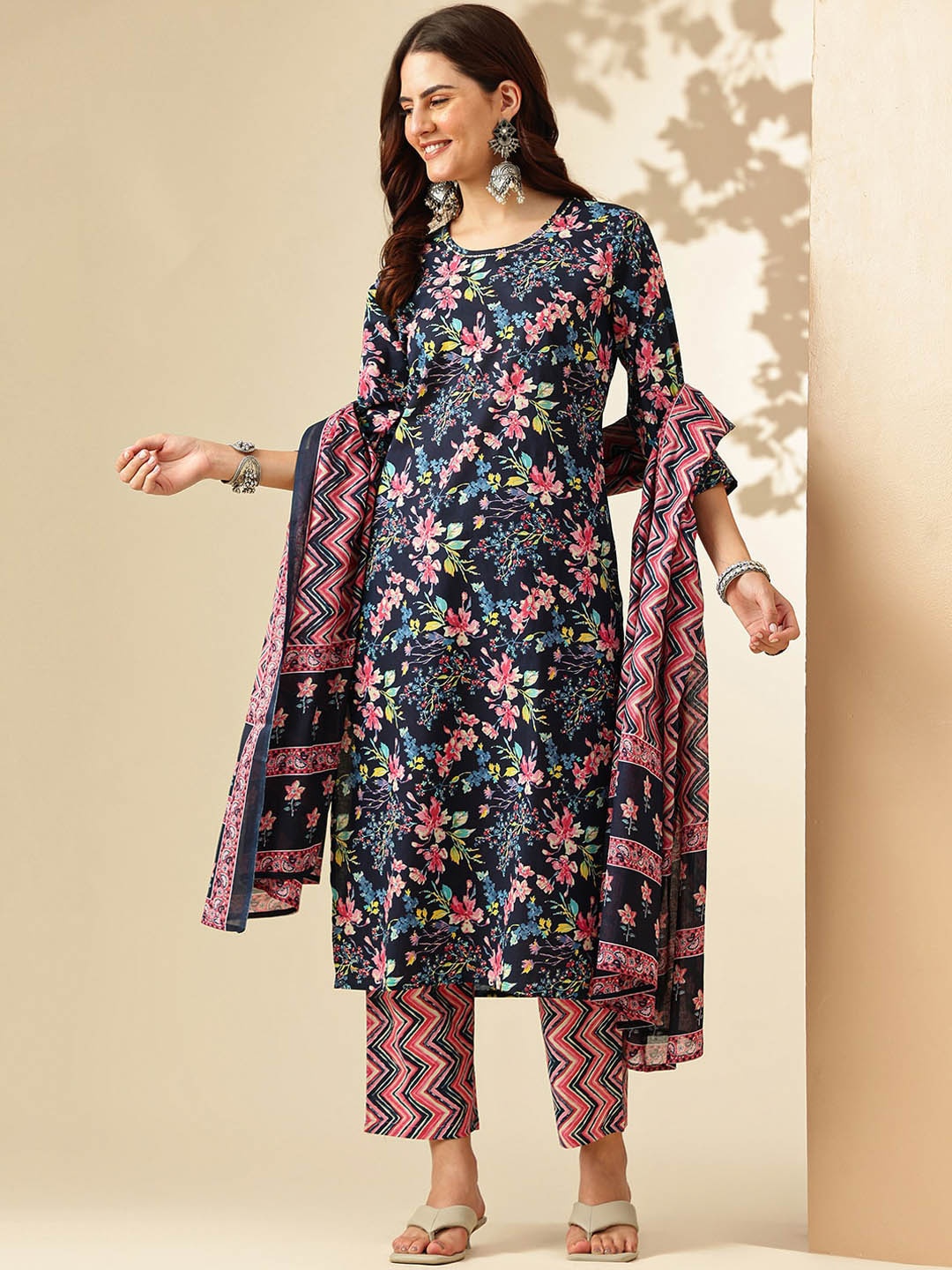 KALINI Floral Printed Sequinned Round Neck Pure Cotton Kurta with Trousers & With Dupatta, Navy blue
KALINI Floral Printed Sequinned Round Neck Pure Cotton Kurta with Trousers & With Dupatta, Navy blue