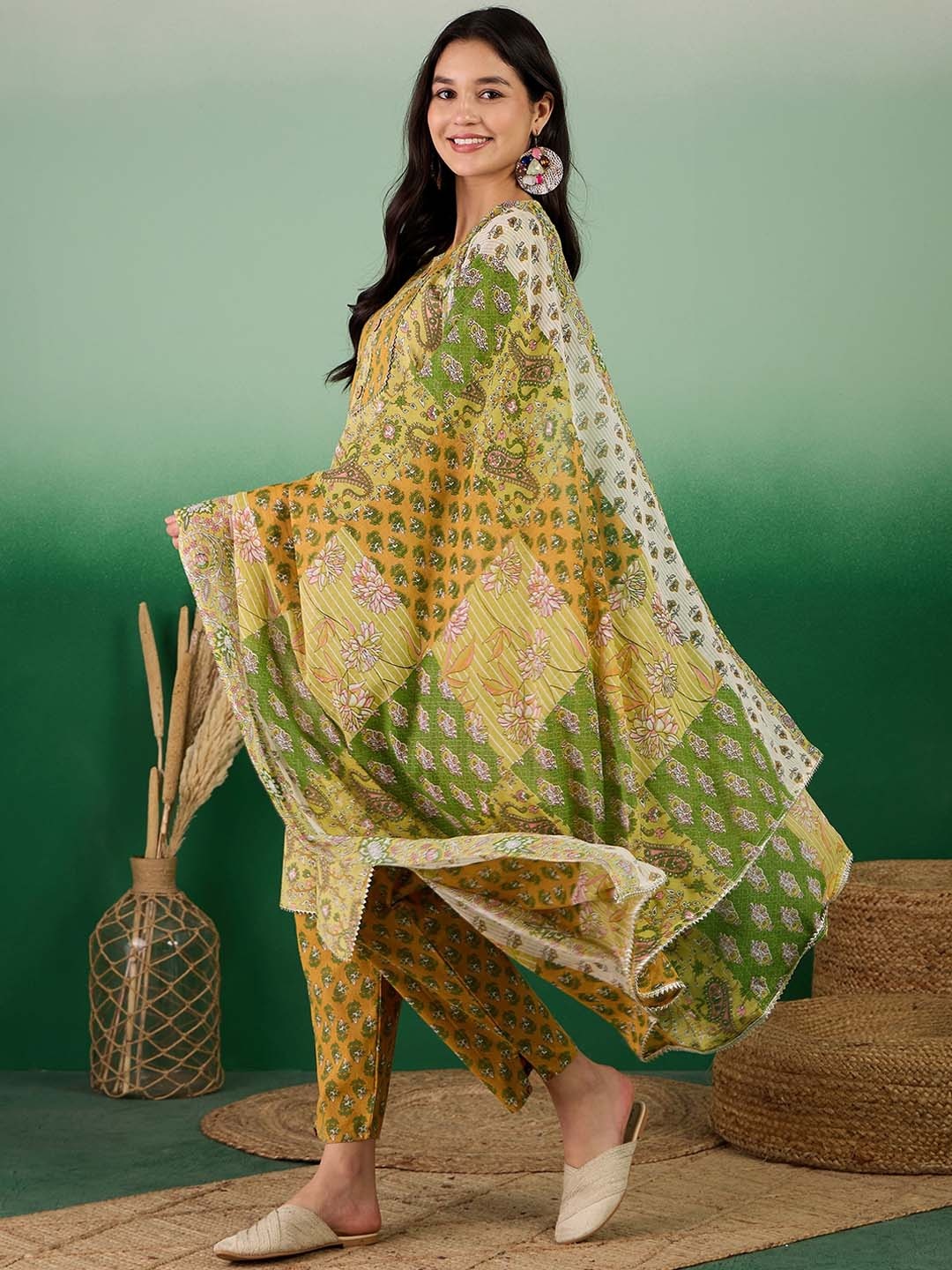 Sangria Floral Printed Pure Cotton Round Neck Straight Kurta With Trousers & Dupatta, Green
Sangria Floral Printed Pure Cotton Round Neck Straight Kurta With Trousers & Dupatta, Green