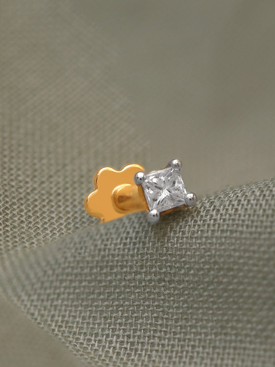 CANDERE A KALYAN JEWELLERS COMPANY BIS Hallmark18KT Gold Diamond Nosepin-0.35gm
CANDERE A KALYAN JEWELLERS COMPANY BIS Hallmark18KT Gold Diamond Nosepin-0.35gm