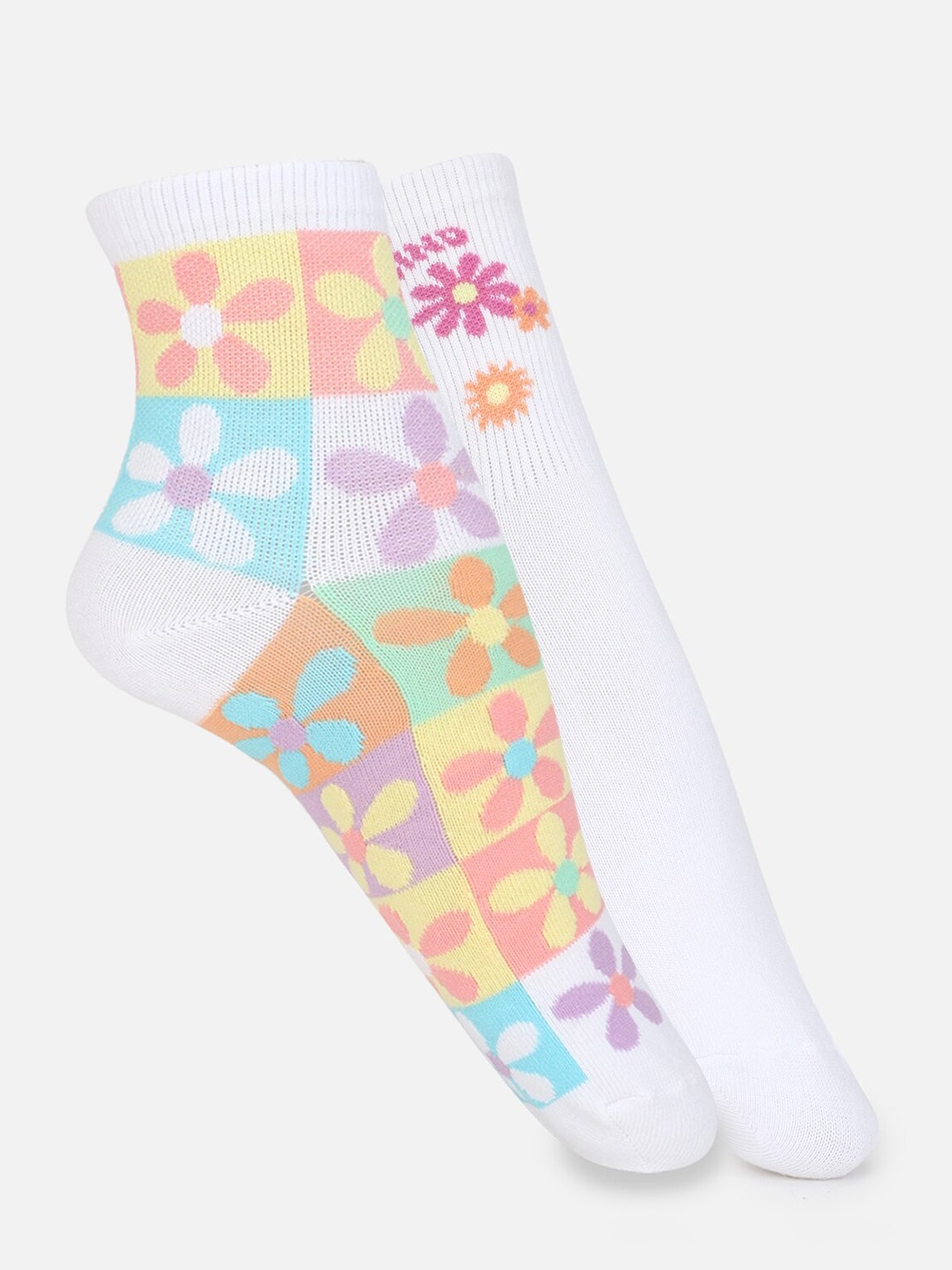 AMERICAN EAGLE OUTFITTERS Women Pack Of 2 Patterned Cotton Ankle Length Socks, White
AMERICAN EAGLE OUTFITTERS Women Pack Of 2 Patterned Cotton Ankle Length Socks, White