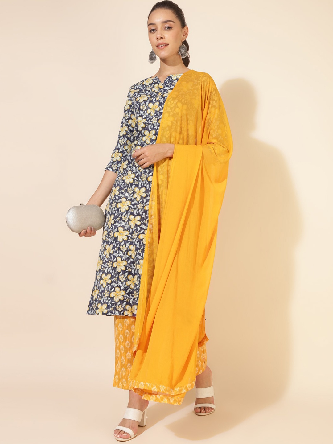 Janasya Floral Printed Regular Pure Cotton Straight Kurta with Trousers & Dupatta, Blue
Janasya Floral Printed Regular Pure Cotton Straight Kurta with Trousers & Dupatta, Blue