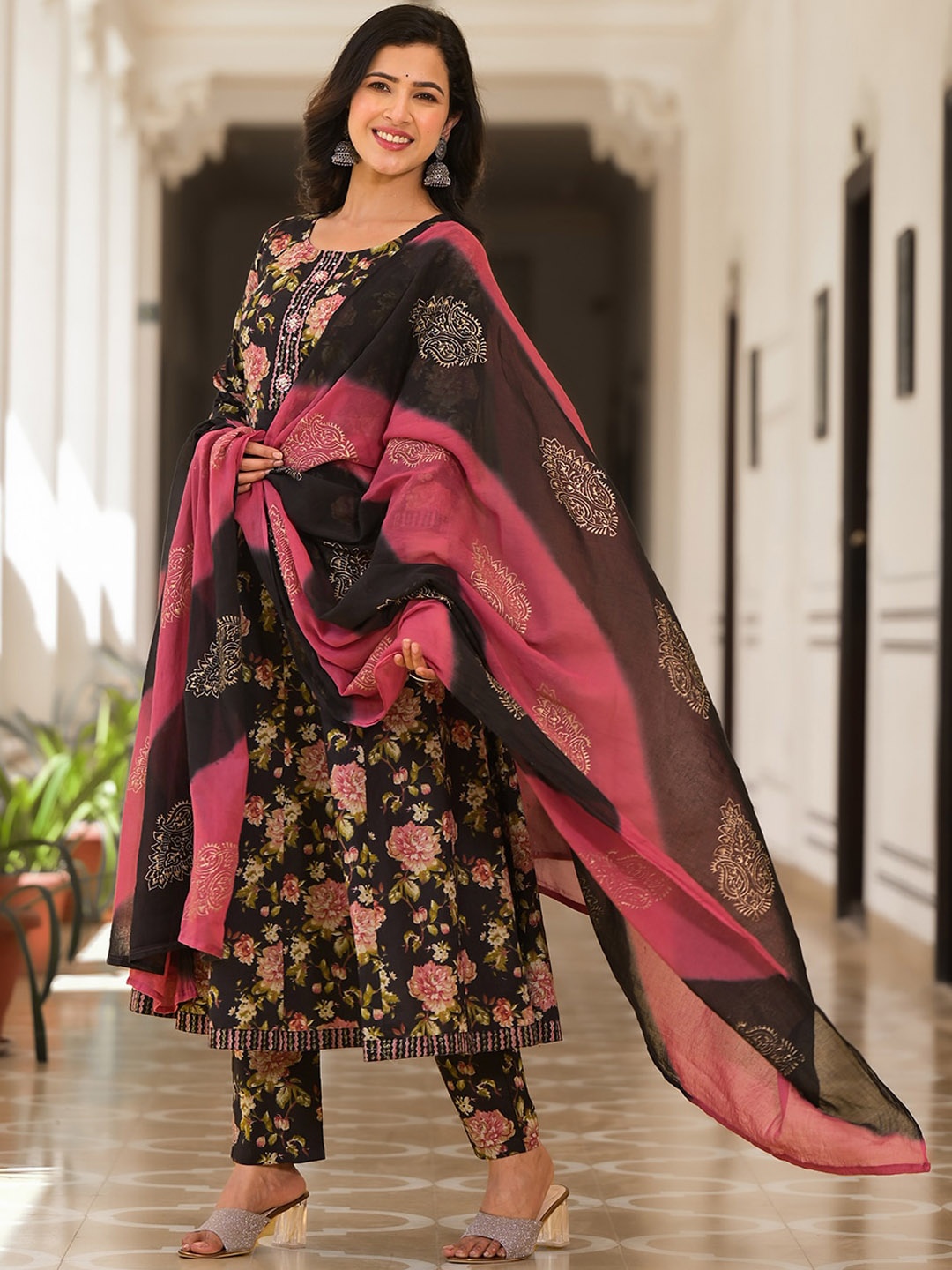 Yufta Black Floral Printed Zari Pure Cotton Anarkali Kurta With Trousers & Dupatta
Yufta Black Floral Printed Zari Pure Cotton Anarkali Kurta With Trousers & Dupatta