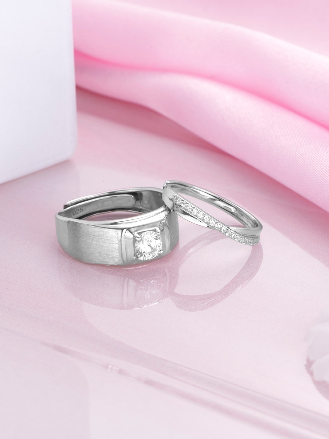 Zavya Unisex Set Of 2 Rhodium-Plated 925 Sterling Silver Cubic Zirconia Finger Rings
Zavya Unisex Set Of 2 Rhodium-Plated 925 Sterling Silver Cubic Zirconia Finger Rings