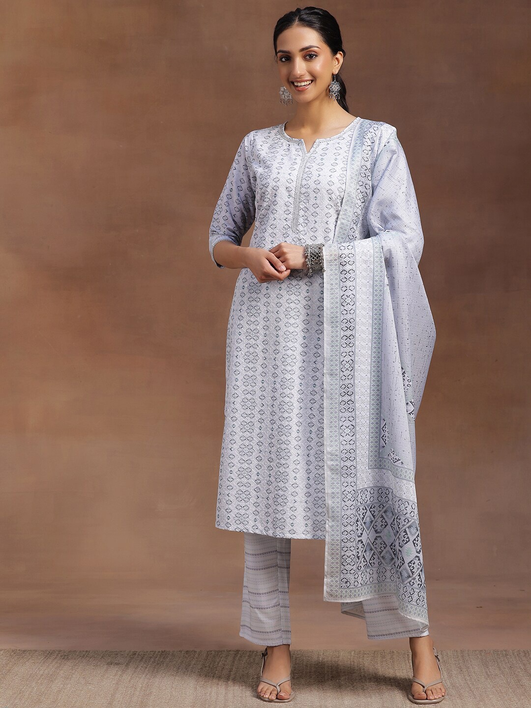 Libas Printed Geometric Embroidered Regular Thread Work Kurta With Trousers & Dupatta, Grey
Libas Printed Geometric Embroidered Regular Thread Work Kurta With Trousers & Dupatta, Grey