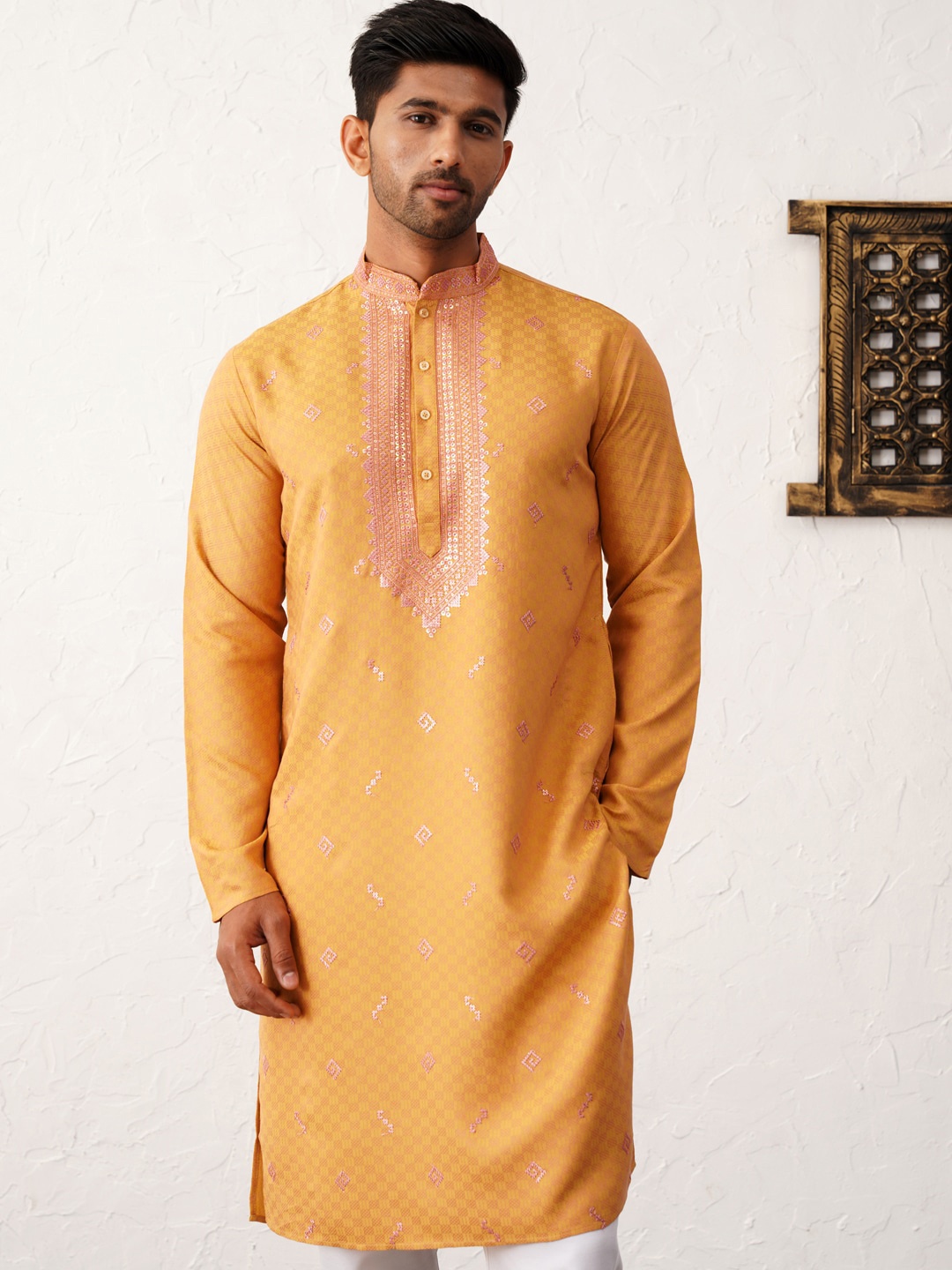 Jompers Mandarin Collar Embroidered Regular Sequinned Straight Kurta with Pyjamas, Orange
Jompers Mandarin Collar Embroidered Regular Sequinned Straight Kurta with Pyjamas, Orange
