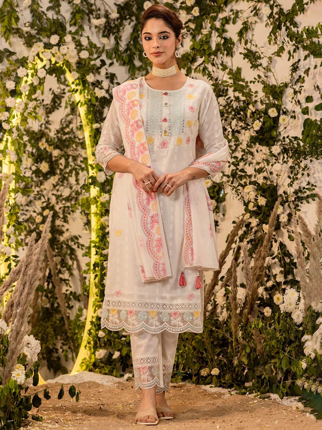 Vishudh Floral Embroidered Regular Mirror Work Pure Cotton Kurta with Trousers & Dupatta, White
Vishudh Floral Embroidered Regular Mirror Work Pure Cotton Kurta with Trousers & Dupatta, White