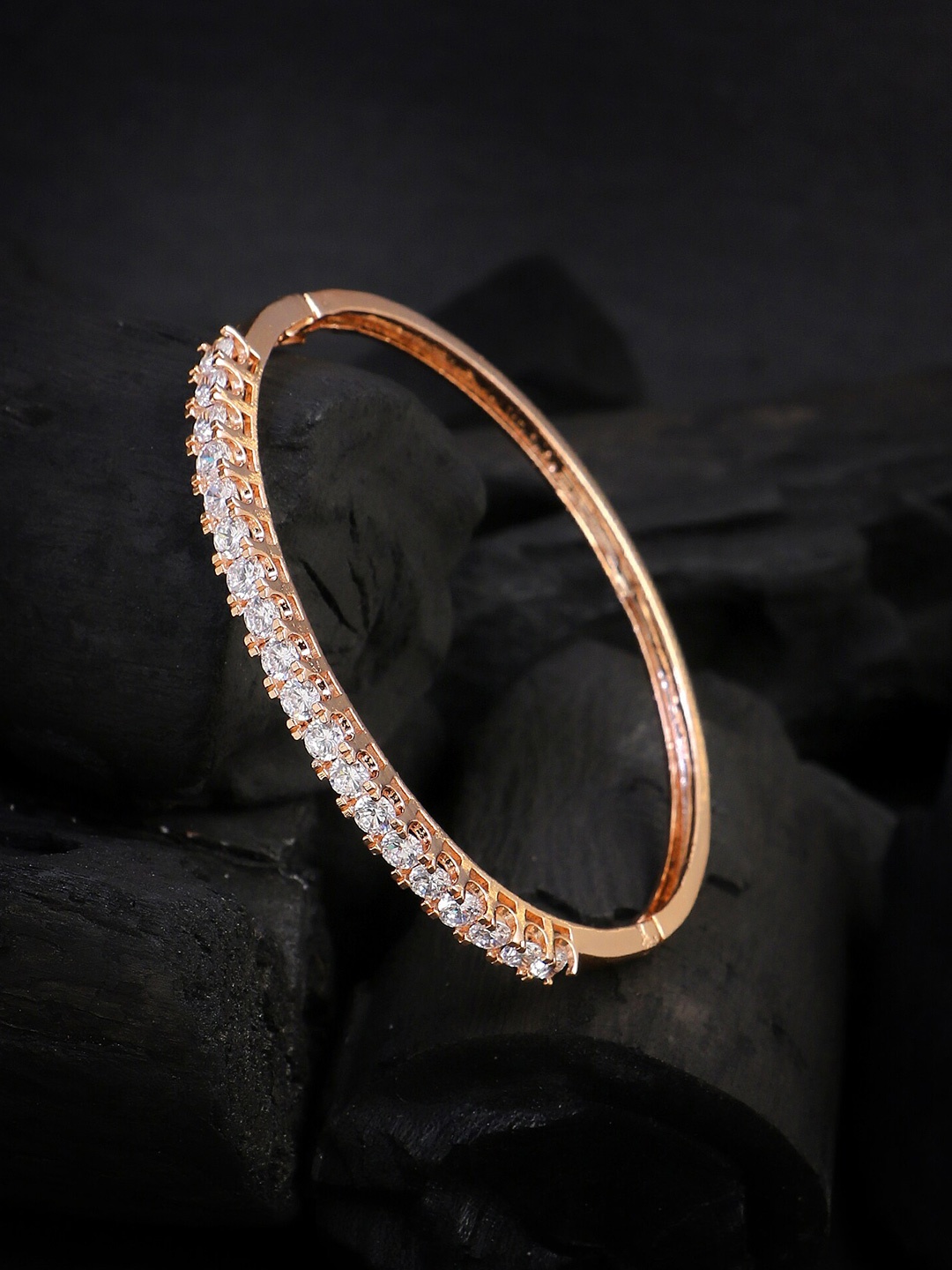 Adwitiya Collection Women Rose Gold-Plated Artificial Stones Studded Bangle-Style Bracelet
Adwitiya Collection Women Rose Gold-Plated Artificial Stones Studded Bangle-Style Bracelet