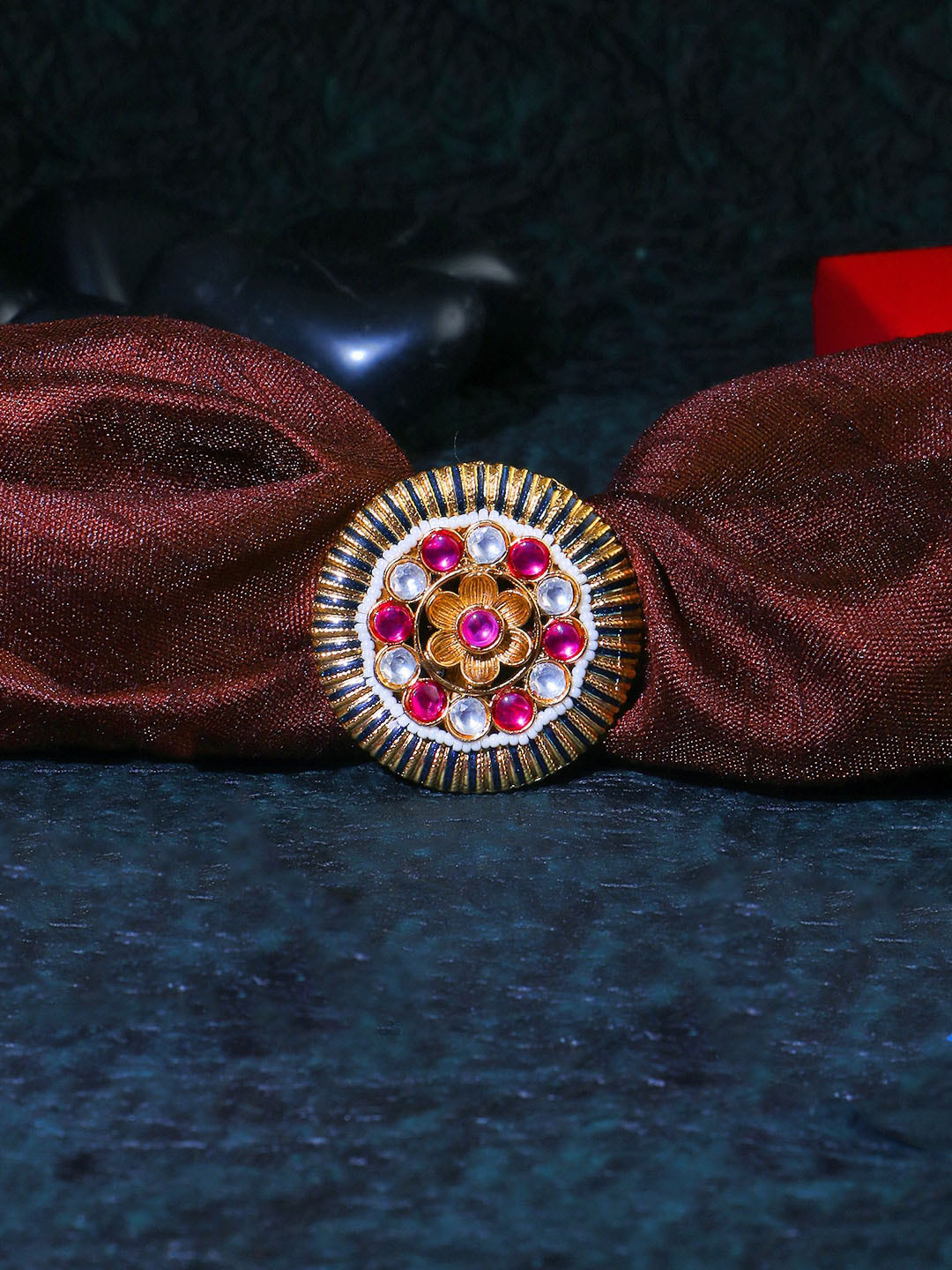 Adwitiya Collection 24CT Gold-Plated Stone Studded Finger Ring
Adwitiya Collection 24CT Gold-Plated Stone Studded Finger Ring