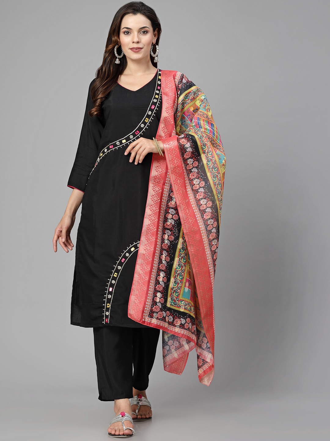 18 ATTITUDE Floral Embroidered Regular Mirror Work Pure Silk Kurta With Trousers & Dupatta, Black
18 ATTITUDE Floral Embroidered Regular Mirror Work Pure Silk Kurta With Trousers & Dupatta, Black