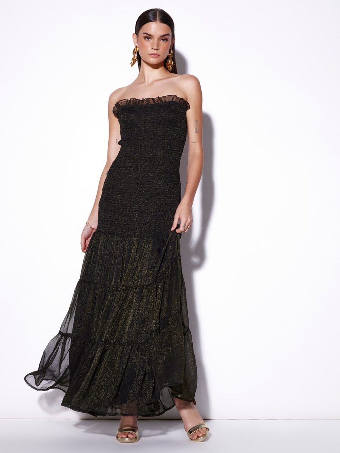 VERB BY PALLAVI SINGHEE Self Design Strapless Smocked Tiered Georgette Maxi Dress, Black
VERB BY PALLAVI SINGHEE Self Design Strapless Smocked Tiered Georgette Maxi Dress, Black