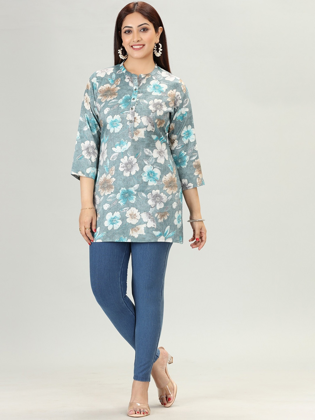 COTTON CULTURE Floral Printed Beads And Stones Mandarin Collar Angrakha A-Line Kurti, Grey
COTTON CULTURE Floral Printed Beads And Stones Mandarin Collar Angrakha A-Line Kurti, Grey