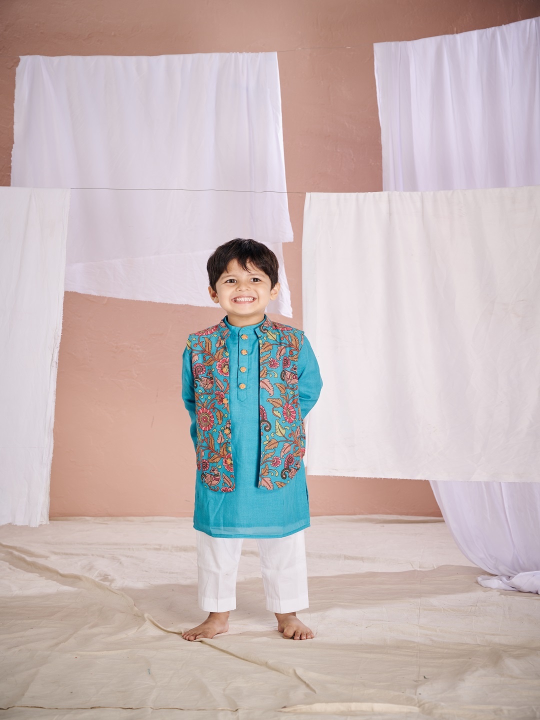 Vivedkids Boys Regular Long Sleeves Mandarin Collar Pure Cotton Kurta with Pyjamas, Blue
Vivedkids Boys Regular Long Sleeves Mandarin Collar Pure Cotton Kurta with Pyjamas, Blue
