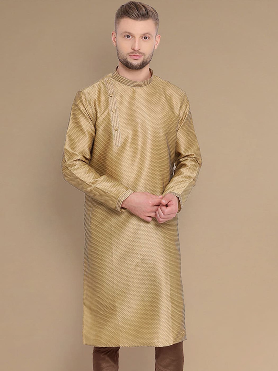 Sanwara Geometric Embroidered Thread Work Mandarin Collar Jacquard Straight Kurta, Brown
Sanwara Geometric Embroidered Thread Work Mandarin Collar Jacquard Straight Kurta, Brown
