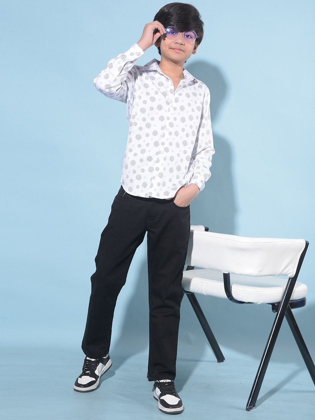 Crimsoune Club Boys Classic Slim Fit Printed Spread Collar Long Sleeves Casual Shirt, White
Crimsoune Club Boys Classic Slim Fit Printed Spread Collar Long Sleeves Casual Shirt, White