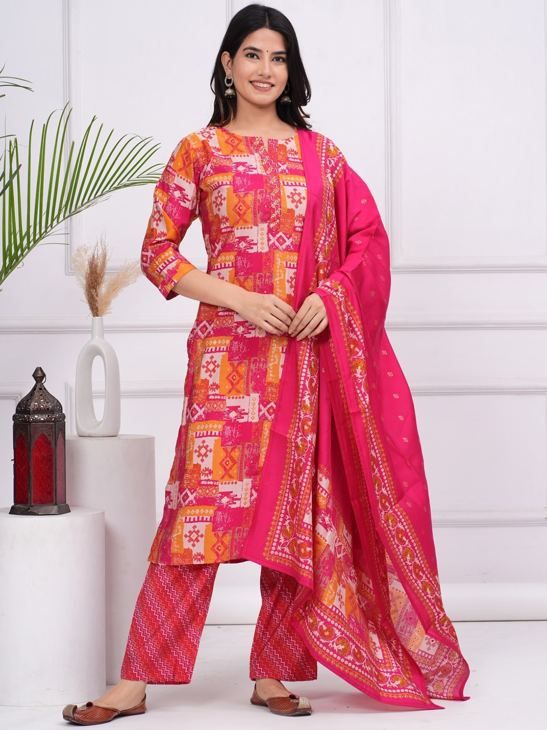KALINI Geometric Printed Beads and Stones Pure Silk Kurta Set With Dupatta, Pink
KALINI Geometric Printed Beads and Stones Pure Silk Kurta Set With Dupatta, Pink