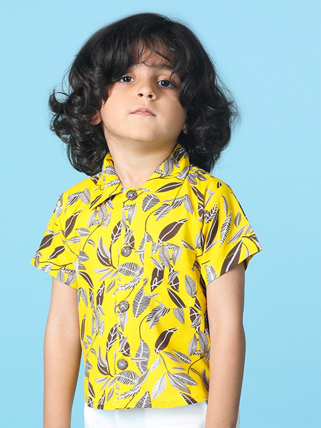 Cutiekins Boys Short Sleeves Spread Collar Cotton Floral Opaque Printed Casual Shirt, Yellow
Cutiekins Boys Short Sleeves Spread Collar Cotton Floral Opaque Printed Casual Shirt, Yellow