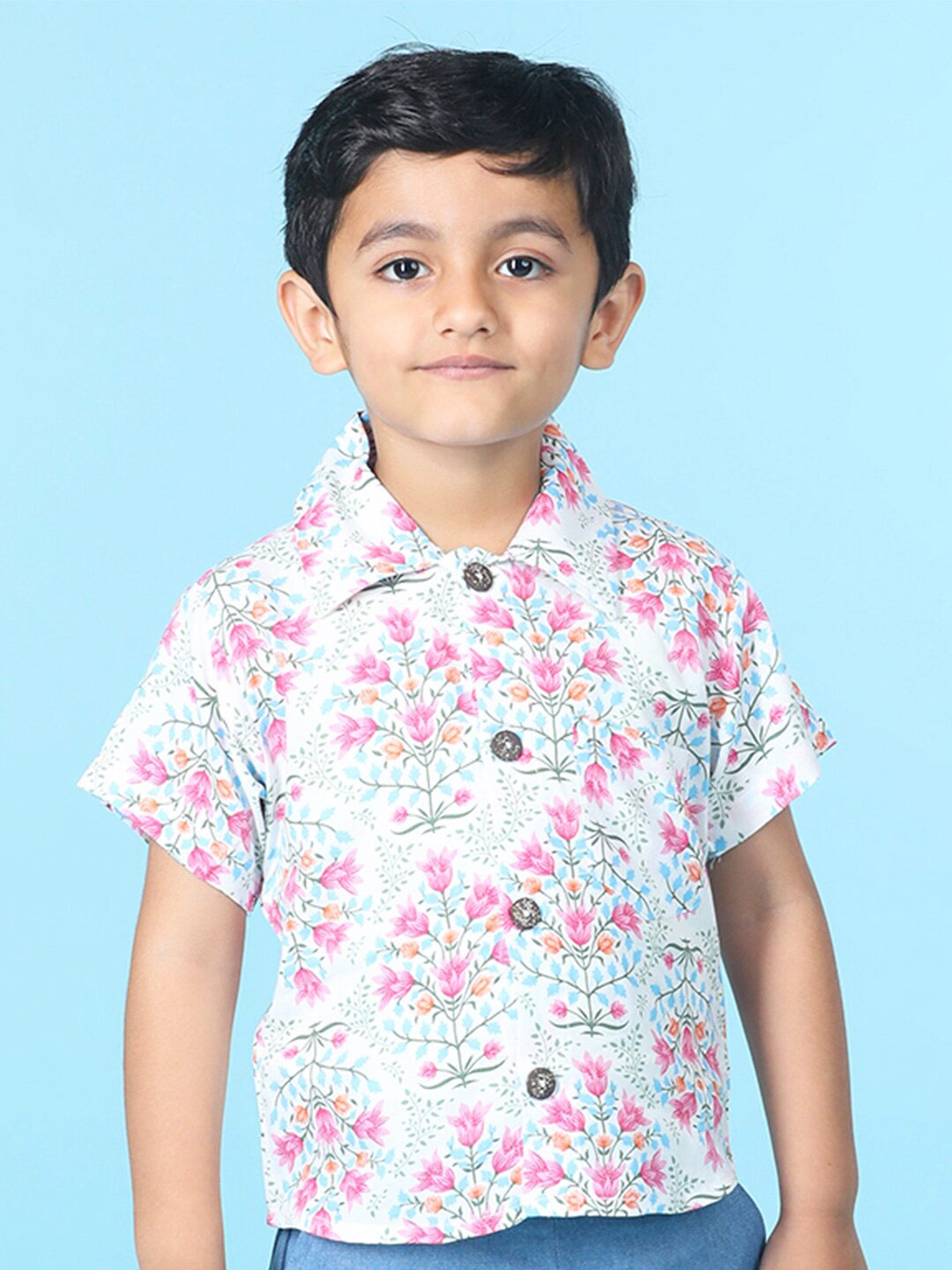 Cutiekins Boys Short Sleeves Spread Collar Cotton Floral Opaque Printed Casual Shirt, White
Cutiekins Boys Short Sleeves Spread Collar Cotton Floral Opaque Printed Casual Shirt, White
