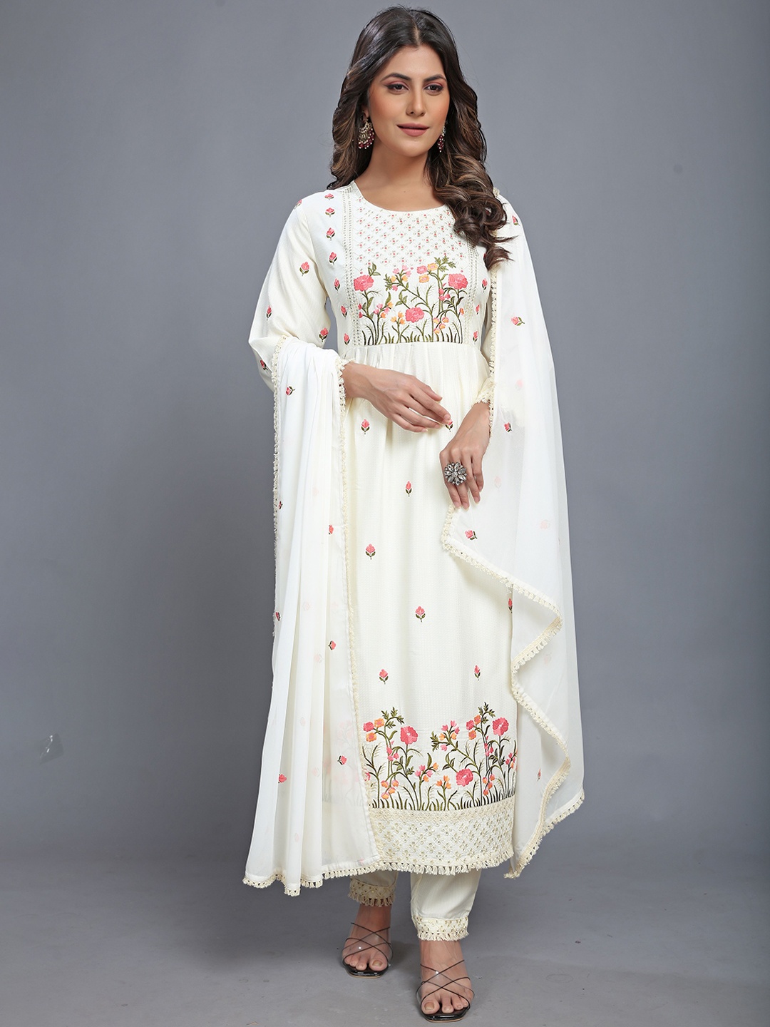 Storebrite Floral Embroidered Round Neck Thread Work Straight Kurta Set, Cream
Storebrite Floral Embroidered Round Neck Thread Work Straight Kurta Set, Cream