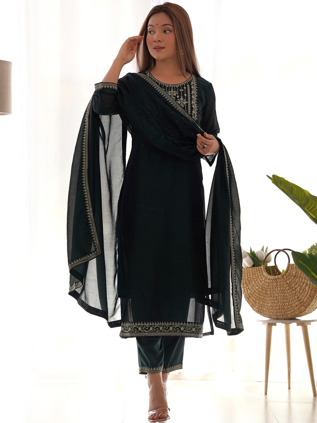 Indo Era Ethnic Motifs Yoke Design Thread Work Straight Kurta with Trousers & Dupatta, Green
Indo Era Ethnic Motifs Yoke Design Thread Work Straight Kurta with Trousers & Dupatta, Green