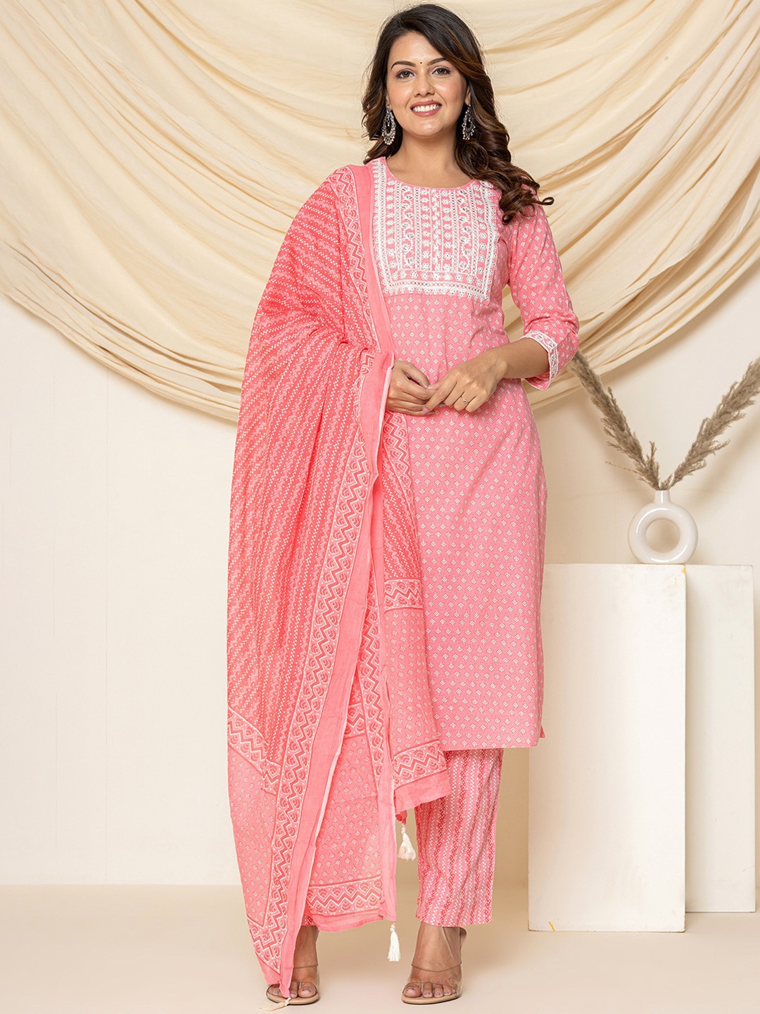 JAIPUR ETHNIC Ethnic Motifs Printed Thread Work Pure Cotton Kurta with Trousers & Dupatta, Coral
JAIPUR ETHNIC Ethnic Motifs Printed Thread Work Pure Cotton Kurta with Trousers & Dupatta, Coral