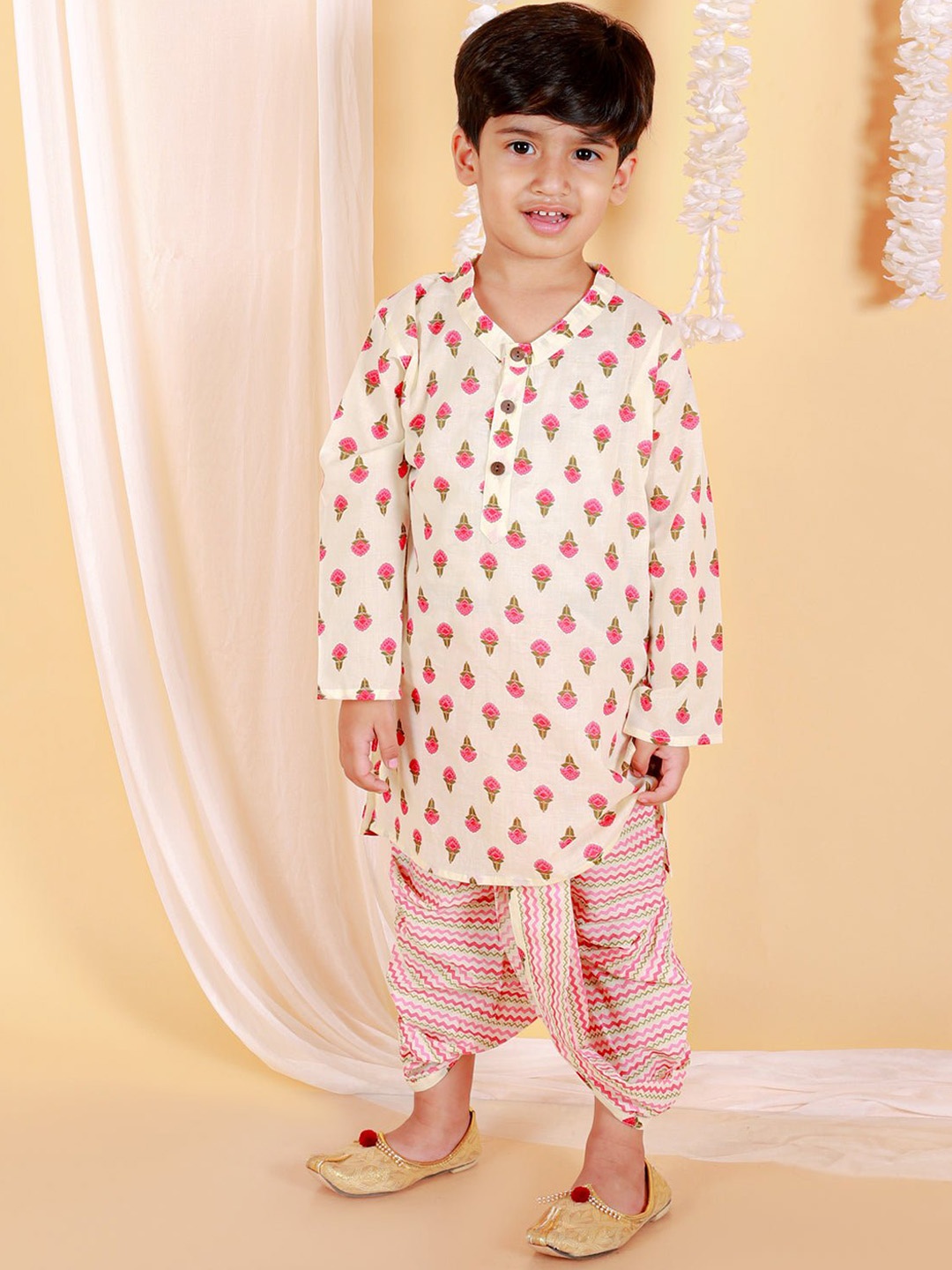 The Mom Store Boys Ethnic Motifs Printed Pure Cotton Straight Kurta With Dhoti Pant, Pink
The Mom Store Boys Ethnic Motifs Printed Pure Cotton Straight Kurta With Dhoti Pant, Pink