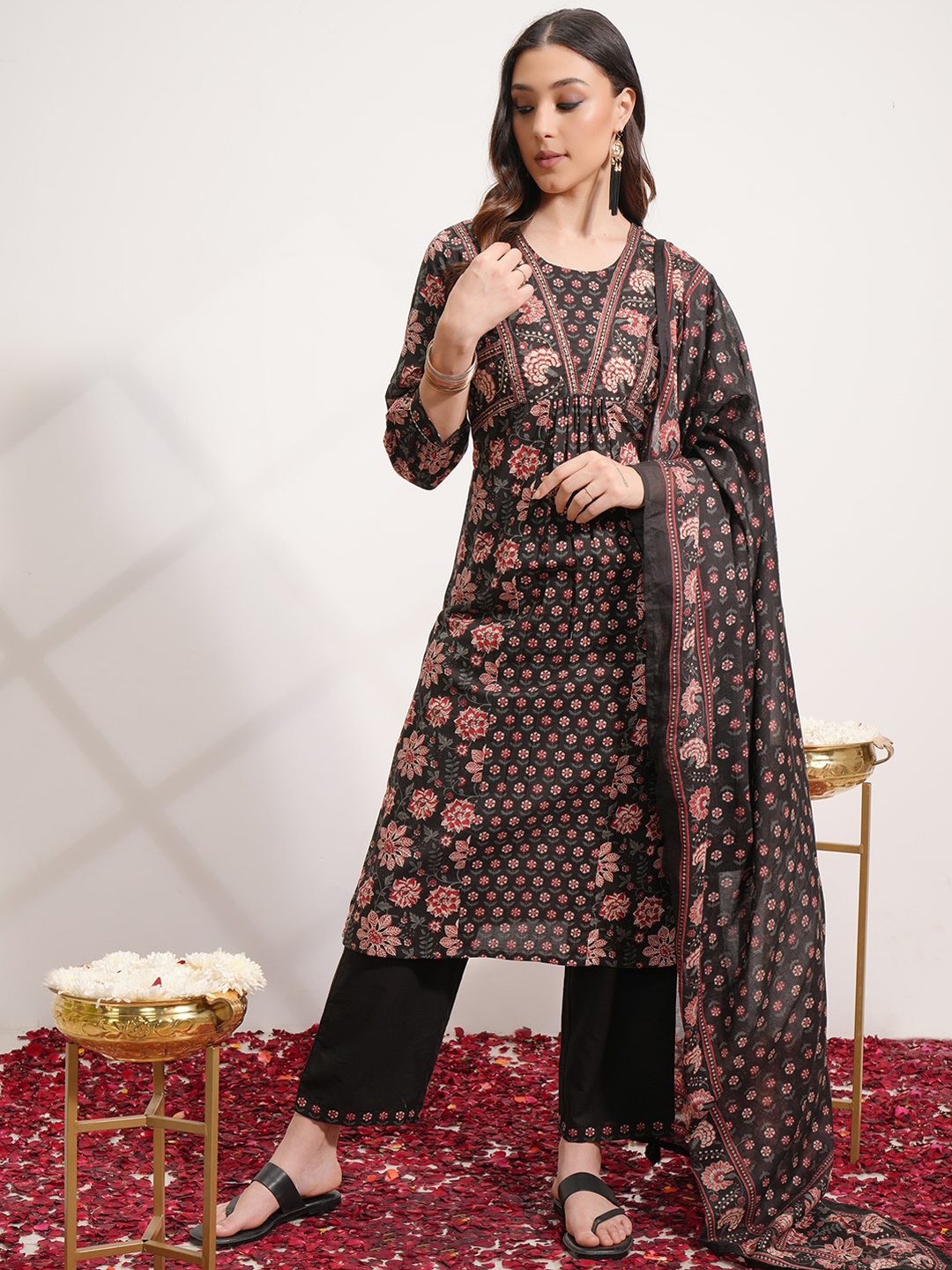 Vishudh Floral Printed Angrakha Pure Cotton Kurta with Trousers & With Dupatta, Black
Vishudh Floral Printed Angrakha Pure Cotton Kurta with Trousers & With Dupatta, Black