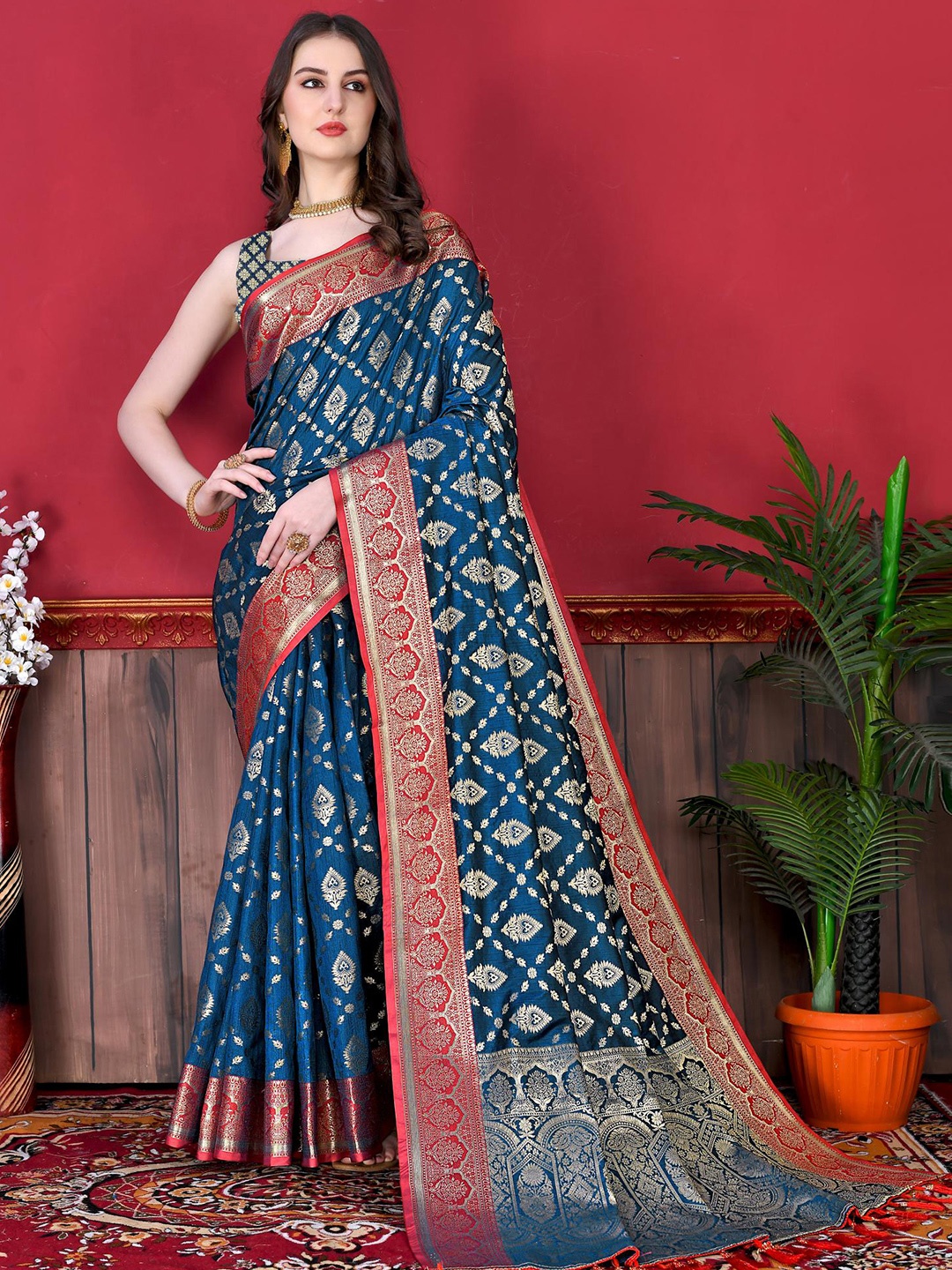 PATIALAPICKS Ethnic Motifs Woven Design Zari Pure Silk Paithani Saree, Navy blue
PATIALAPICKS Ethnic Motifs Woven Design Zari Pure Silk Paithani Saree, Navy blue