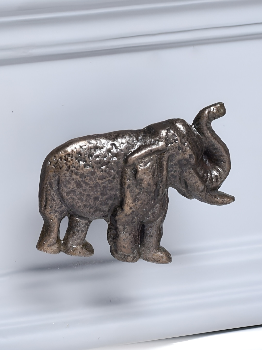 Indianshelf Elephant-Shaped Thick & Rust-free Metal Drawer Knob, Metallic 
Indianshelf Elephant-Shaped Thick & Rust-free Metal Drawer Knob, Metallic