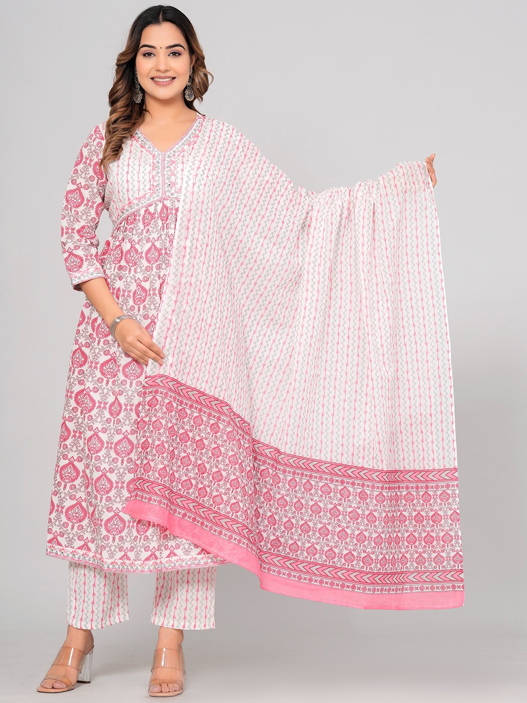 SOMAPAH Floral Printed Empire Thread Work Pure Cotton Kurta & Trousers With Dupatta, Pink
SOMAPAH Floral Printed Empire Thread Work Pure Cotton Kurta & Trousers With Dupatta, Pink