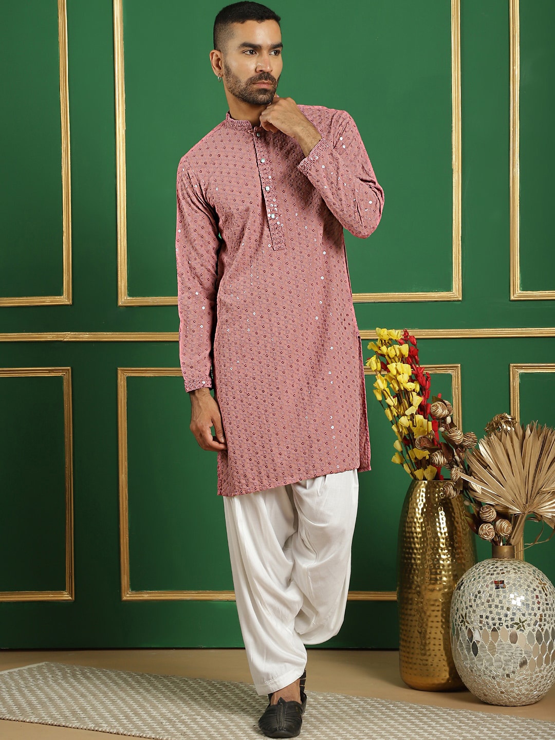 Jompers Geometric Embroidered Mandarin Collar Pure Cotton Thread Work Kurta, Pink
Jompers Geometric Embroidered Mandarin Collar Pure Cotton Thread Work Kurta, Pink