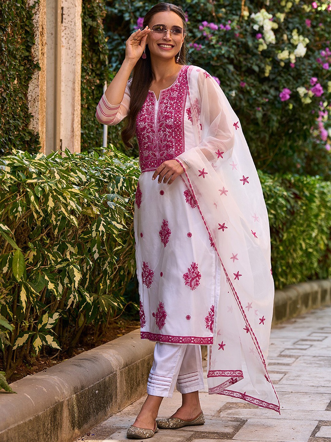 Indo Era White Ethnic Motifs Embroidered Organza Straight Kurta & Trouser With Dupatta
Indo Era White Ethnic Motifs Embroidered Organza Straight Kurta & Trouser With Dupatta