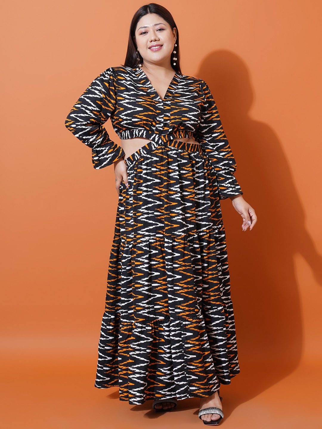 U&F Beyond Plus Size Abstract Printed Bell Sleeves Cut-Outs Fit and Flare Maxi Dress, Black
U&F Beyond Plus Size Abstract Printed Bell Sleeves Cut-Outs Fit and Flare Maxi Dress, Black