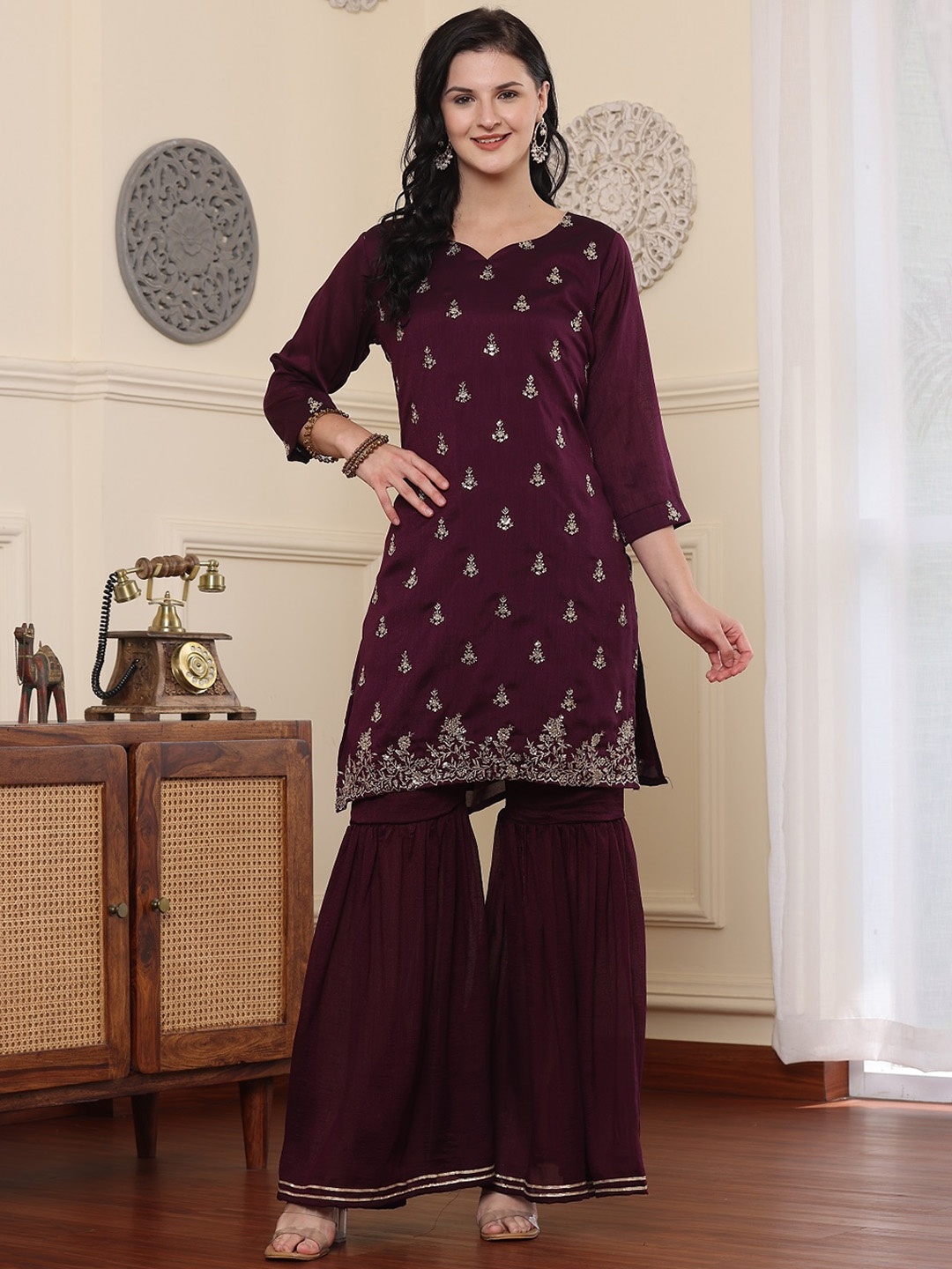 BAESD Floral Embroidered Round Neck Sequinned Pure Silk Kurta with Sharara & Dupatta, Purple
BAESD Floral Embroidered Round Neck Sequinned Pure Silk Kurta with Sharara & Dupatta, Purple