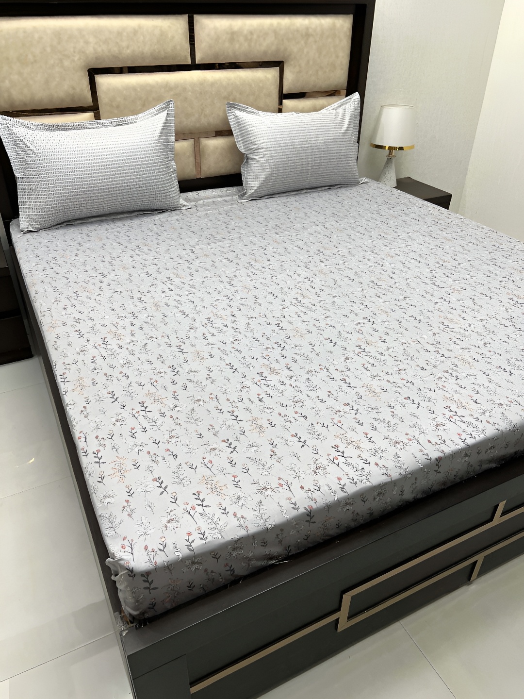 Pure Decor Cotton King Size Double Bed Bedsheet With 2 Pillow Covers 2.74m X 2.74m, Grey
Pure Decor Cotton King Size Double Bed Bedsheet With 2 Pillow Covers 2.74m X 2.74m, Grey